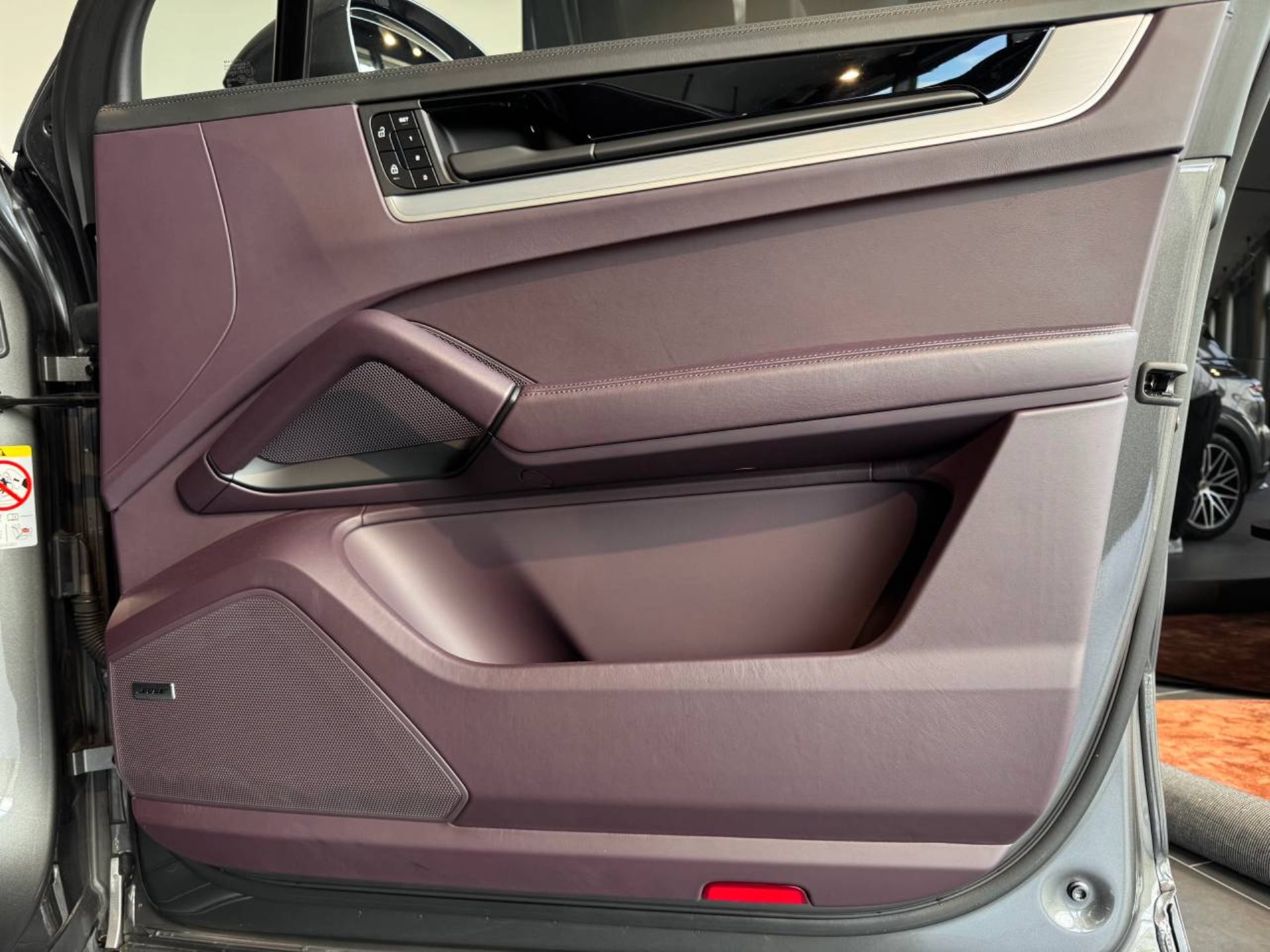 PORSCHE Cayenne S E-Hybrid-image-26