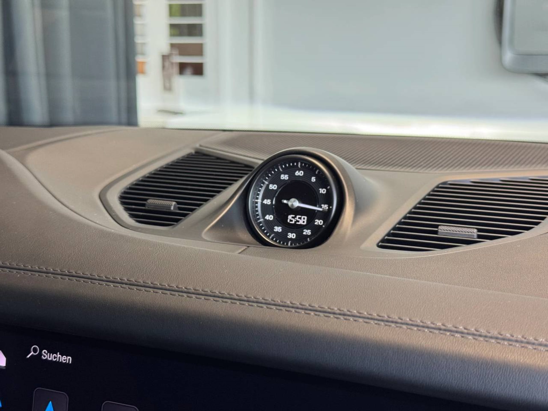 PORSCHE Cayenne S E-Hybrid-image-23