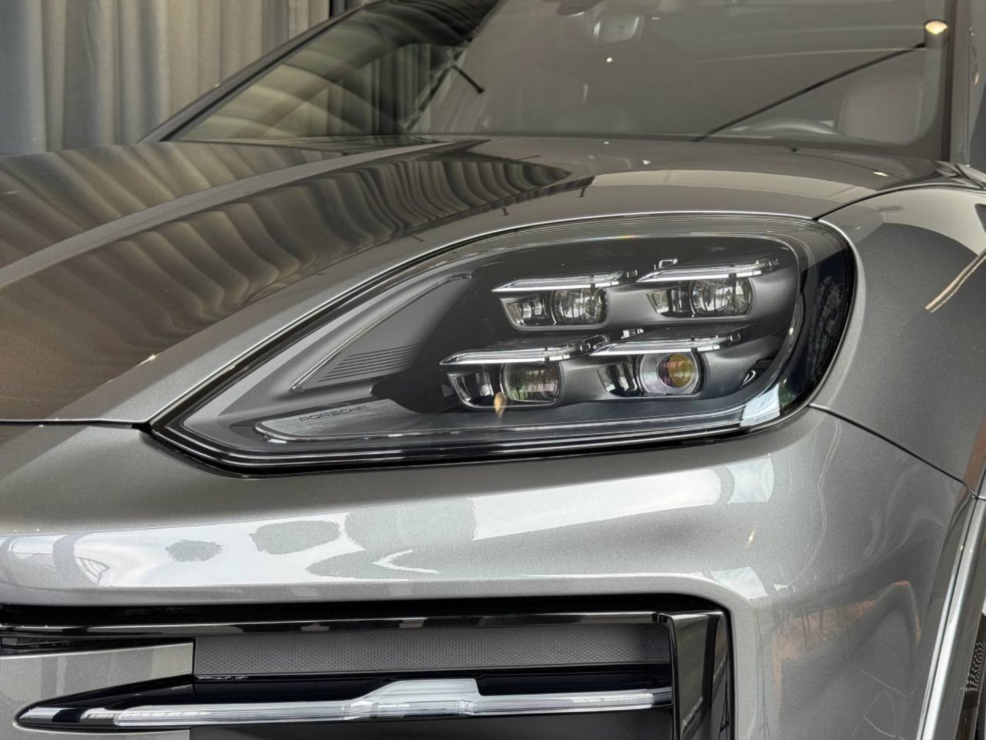 PORSCHE Cayenne S E-Hybrid-image-11