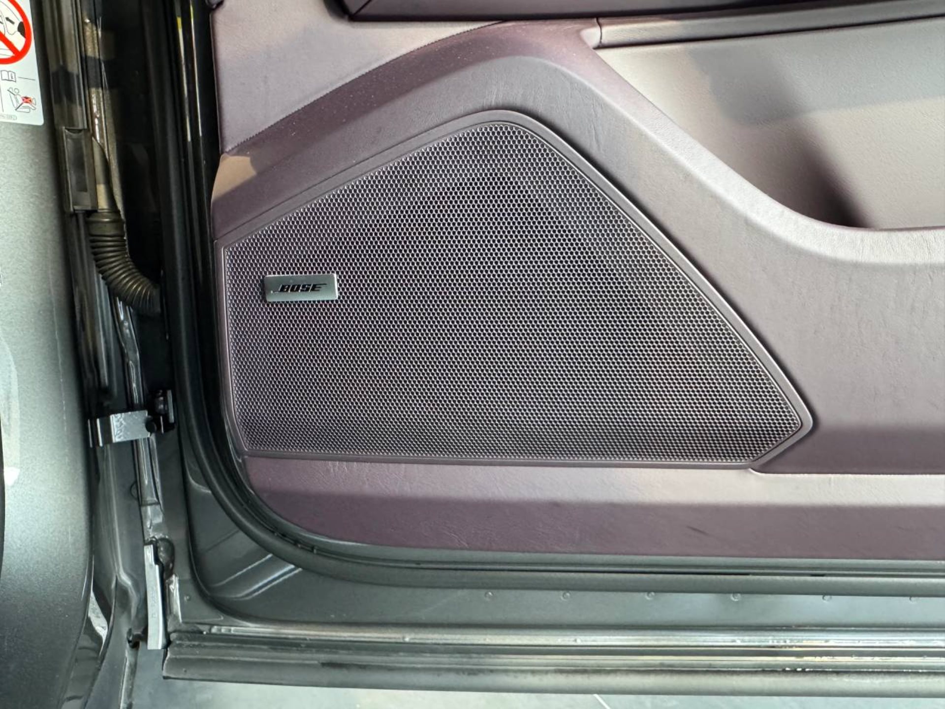 PORSCHE Cayenne S E-Hybrid-image-27