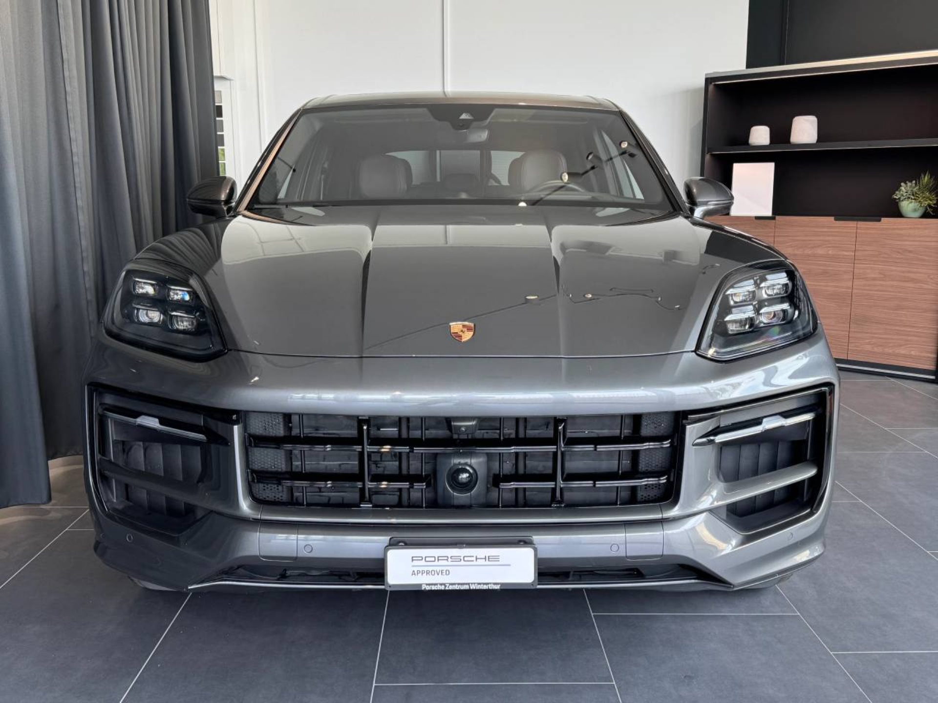 PORSCHE Cayenne S E-Hybrid-image-9