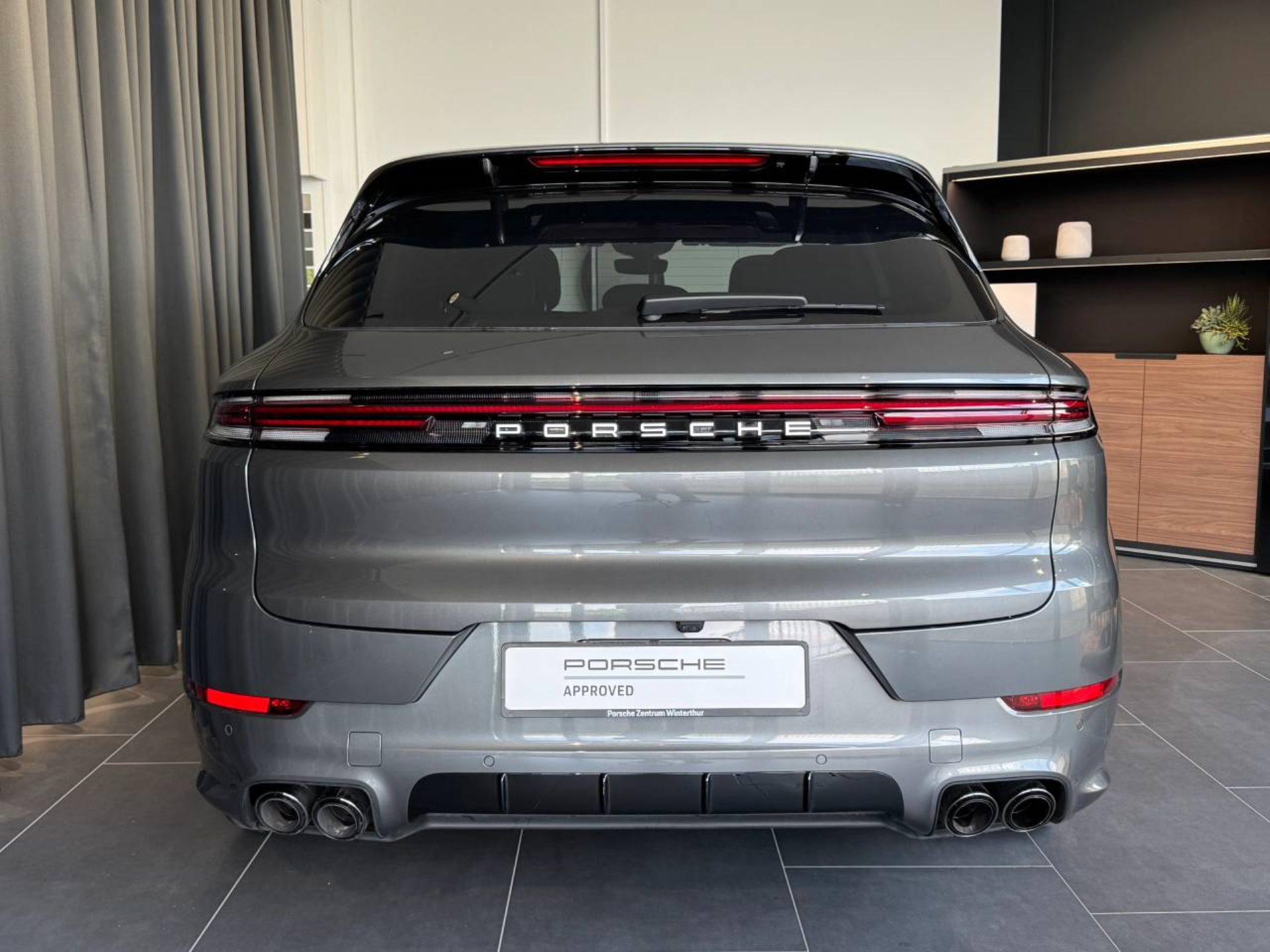 PORSCHE Cayenne S E-Hybrid-image-5