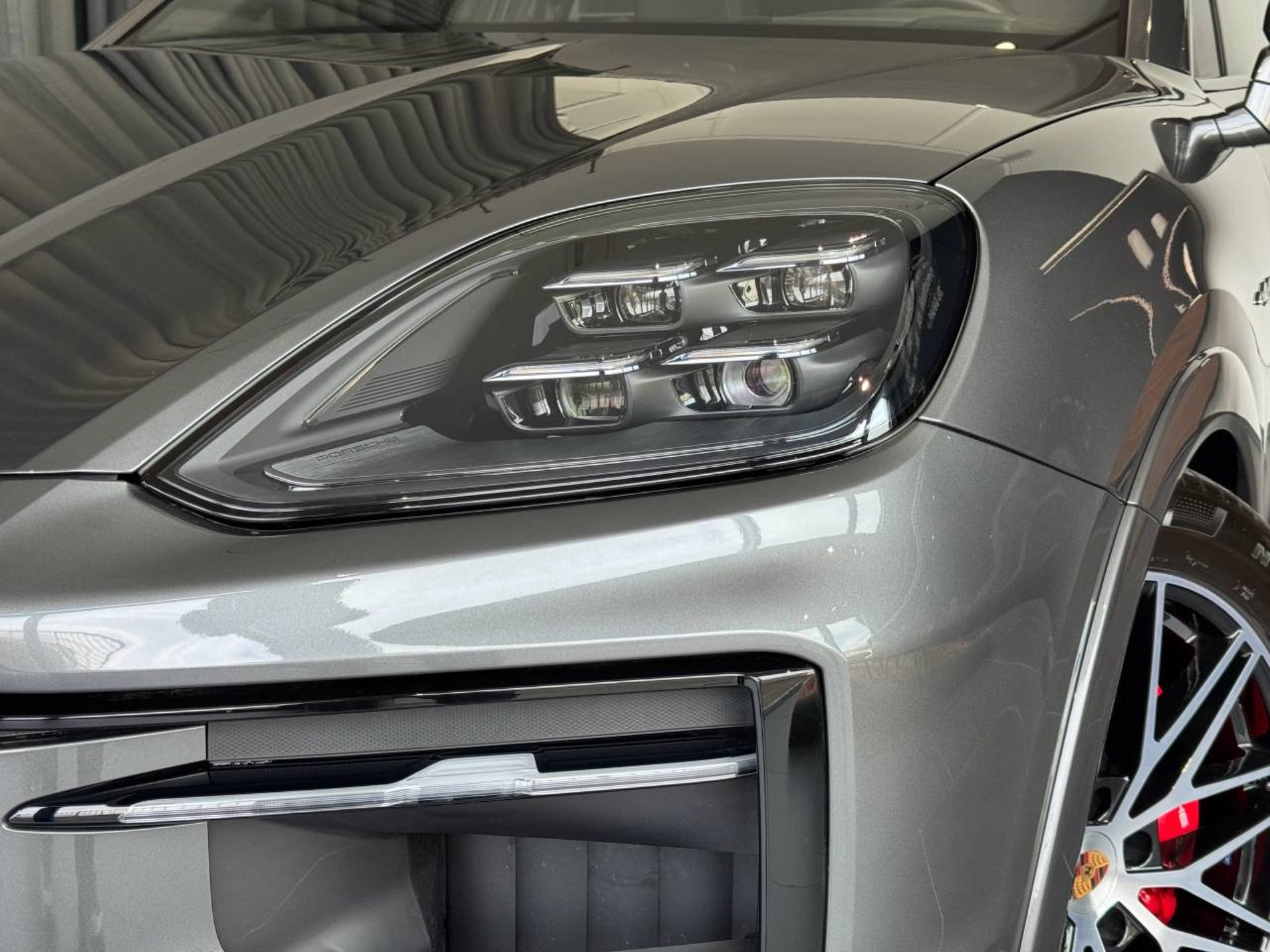 PORSCHE Cayenne S E-Hybrid-image-30