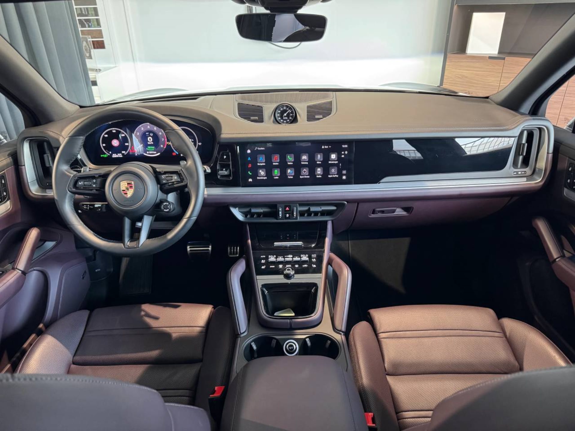 PORSCHE Cayenne S E-Hybrid-image-16