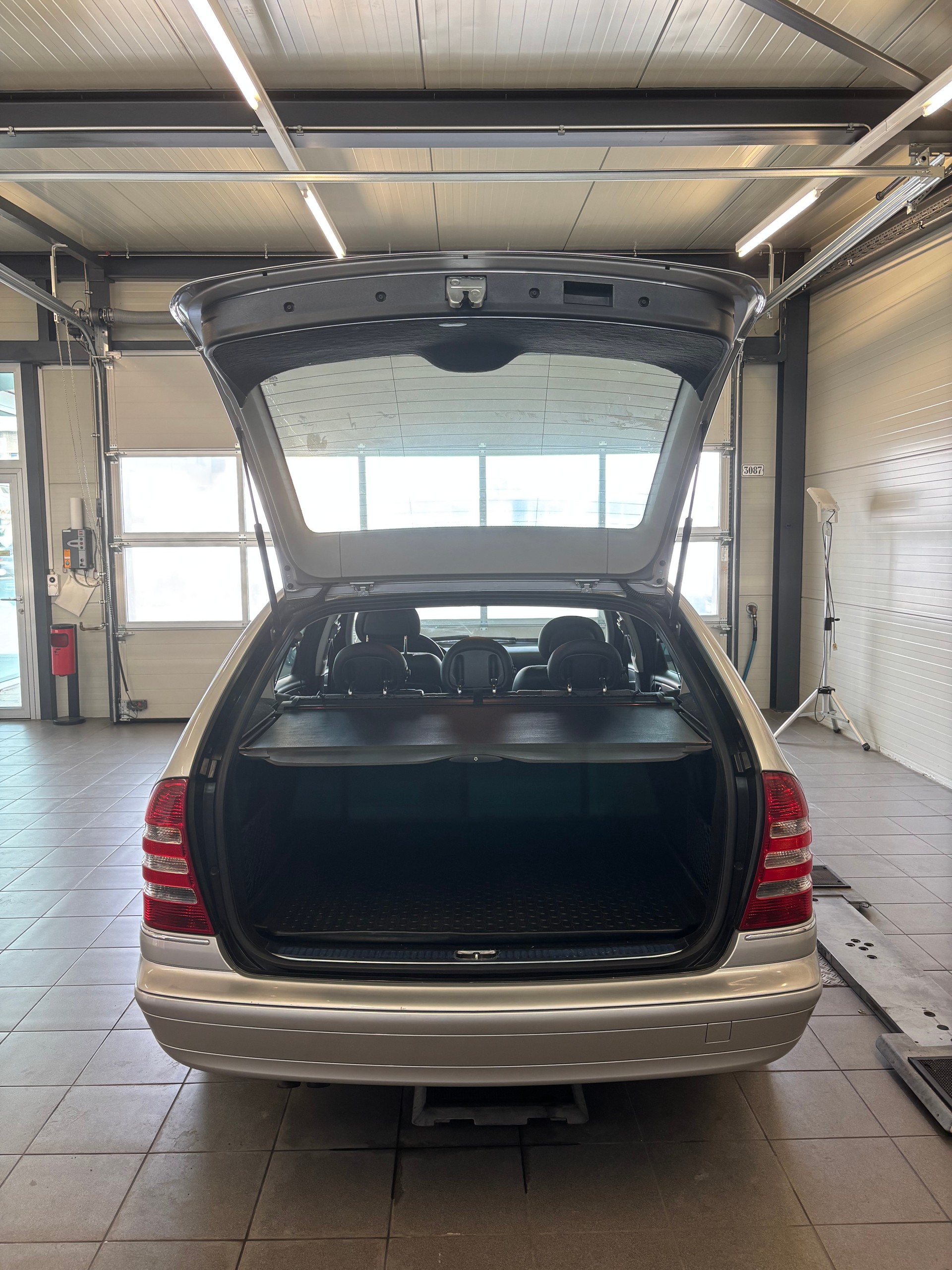 MERCEDES-BENZ C 180 T Kompressor-image-14