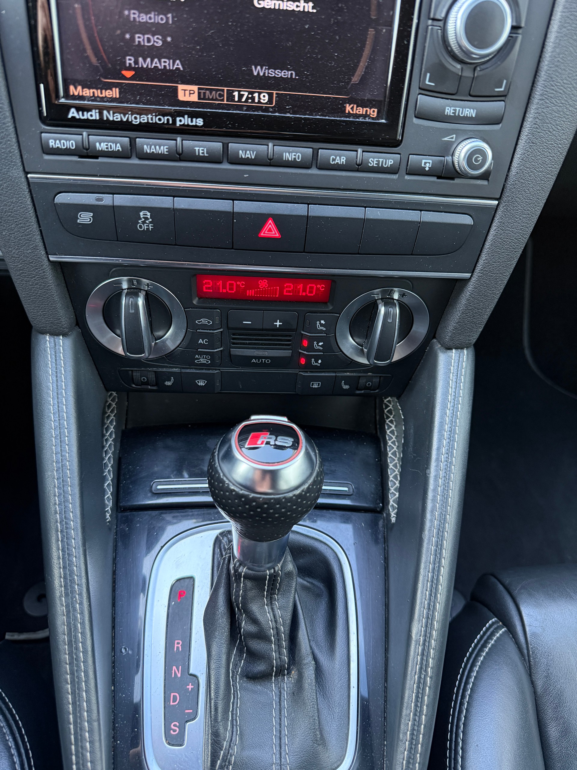 AUDI RS3 Sportback 2.5 TFSI quattro S-tronic *FRISCH MFK* LEDER* 19"ALU*INOX ENDSCHALLDÄMPFER*-image-21