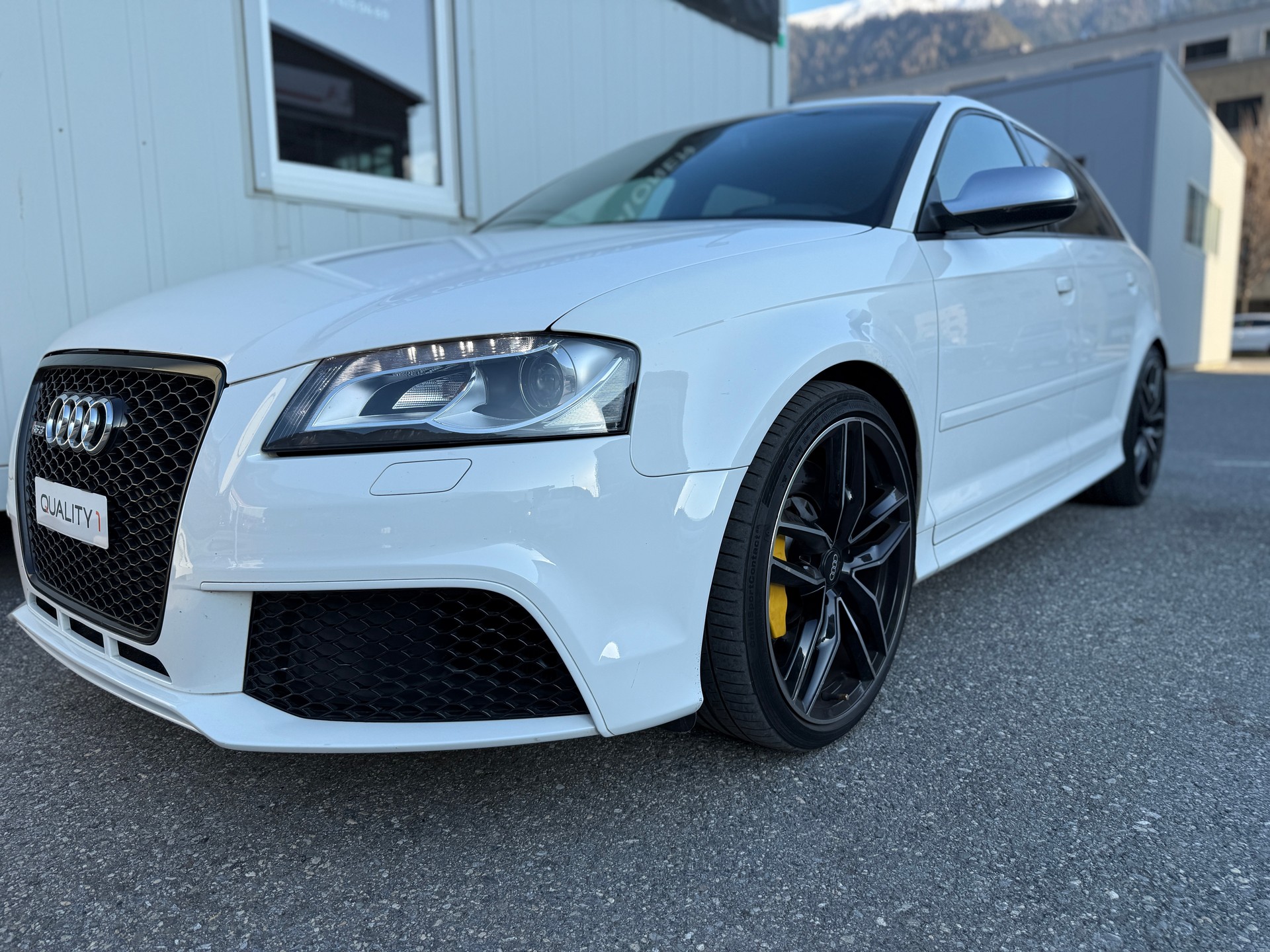 AUDI RS3 Sportback 2.5 TFSI quattro S-tronic *FRISCH MFK* LEDER* 19"ALU*INOX ENDSCHALLDÄMPFER*-image-8