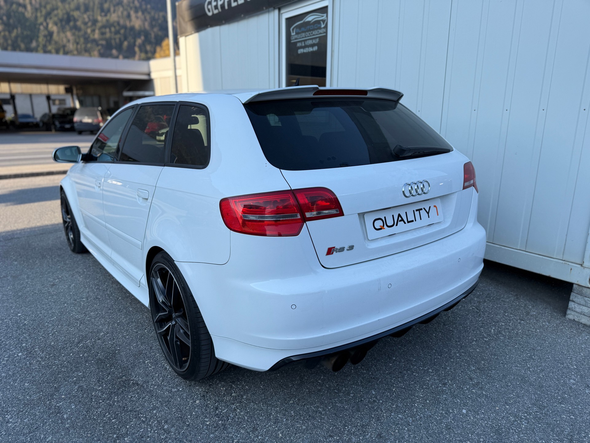 AUDI RS3 Sportback 2.5 TFSI quattro S-tronic *FRISCH MFK* LEDER* 19"ALU*INOX ENDSCHALLDÄMPFER*-image-6
