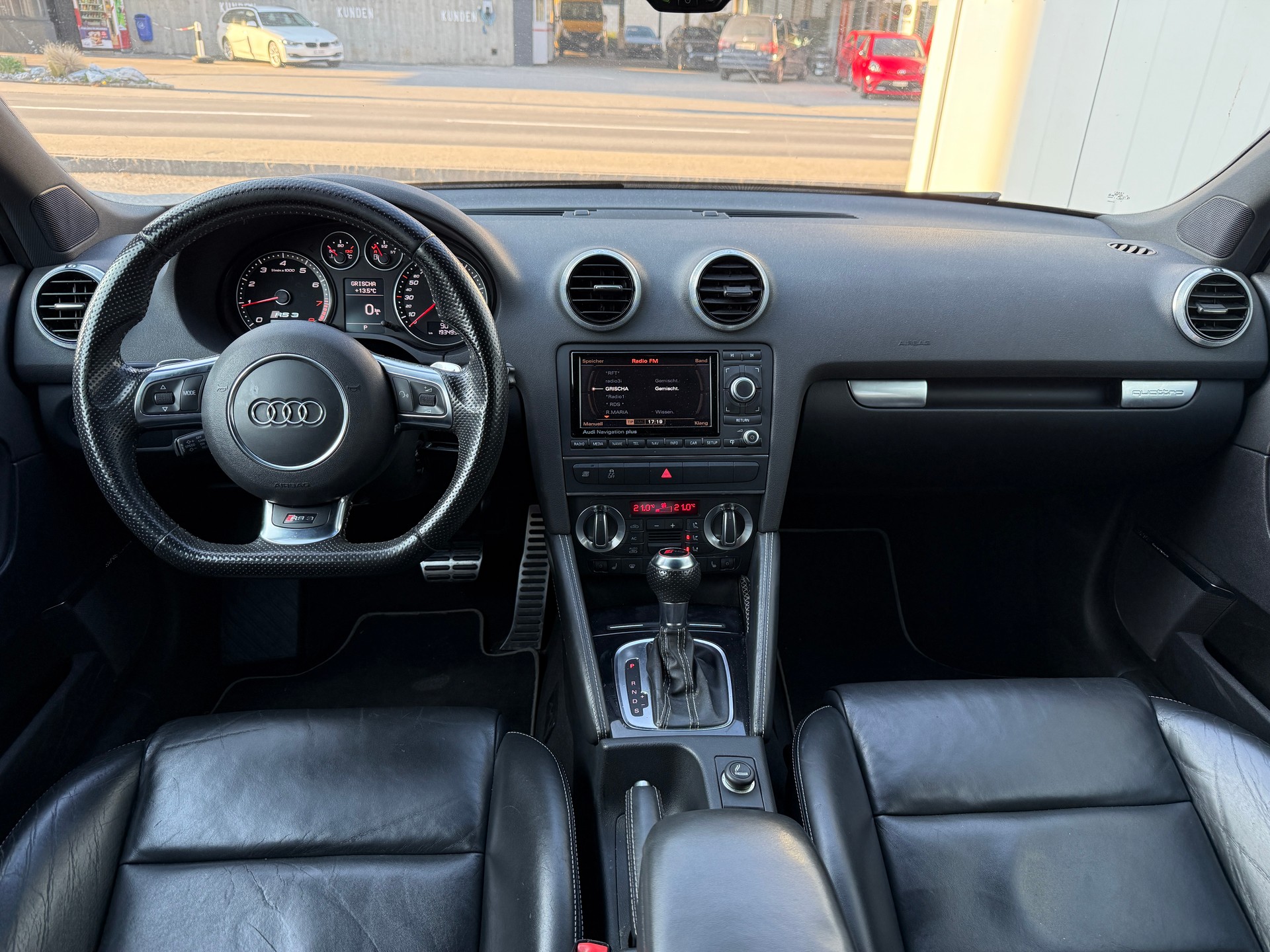 AUDI RS3 Sportback 2.5 TFSI quattro S-tronic *FRISCH MFK* LEDER* 19"ALU*INOX ENDSCHALLDÄMPFER*-image-10