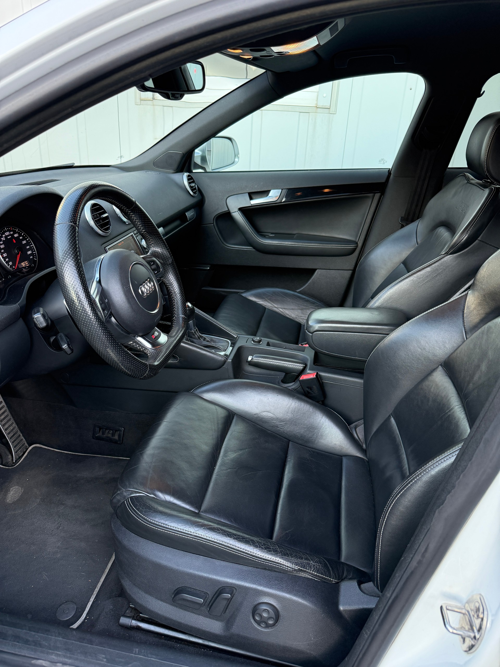 AUDI RS3 Sportback 2.5 TFSI quattro S-tronic *FRISCH MFK* LEDER* 19"ALU*INOX ENDSCHALLDÄMPFER*-image-11