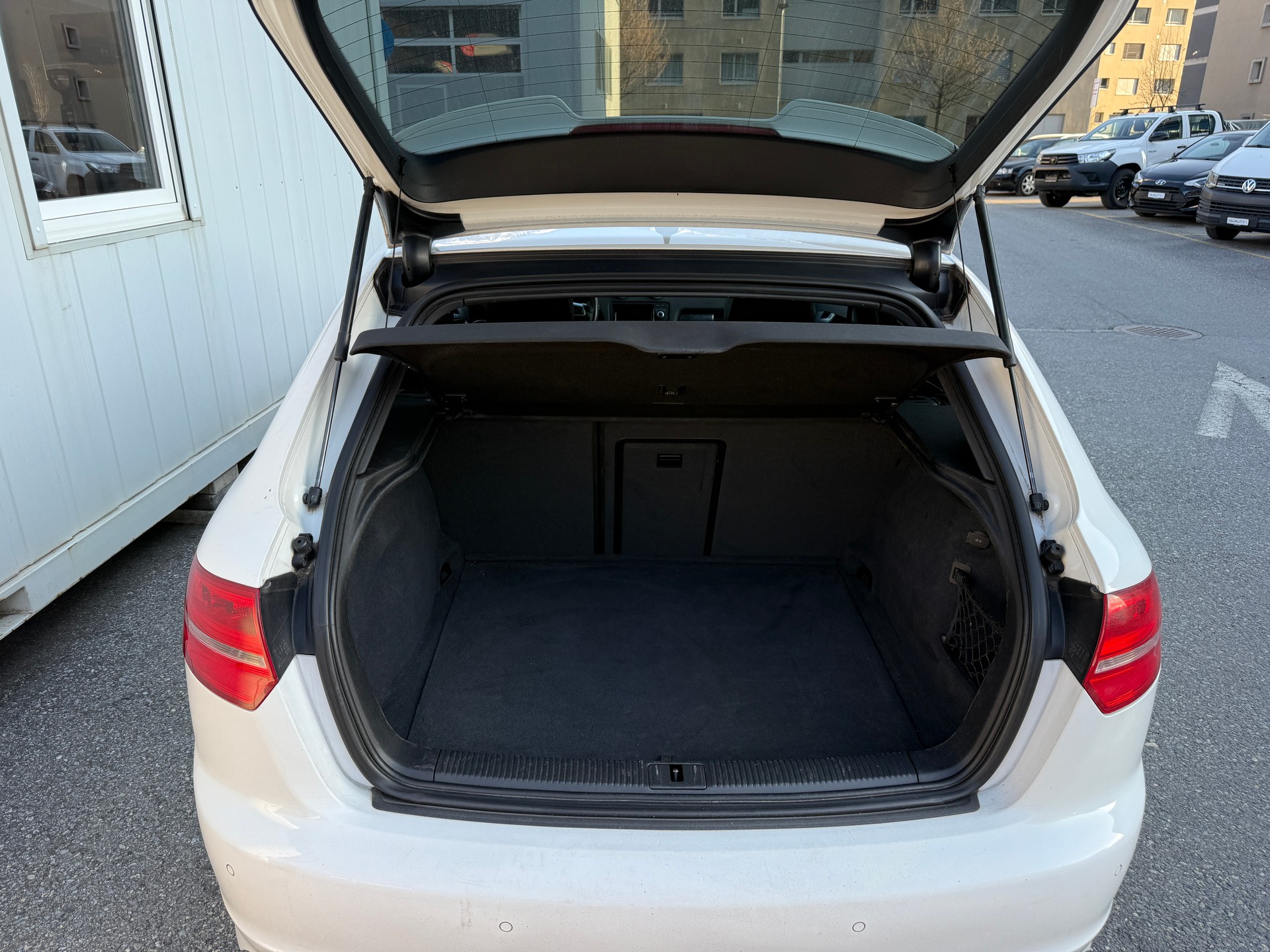 AUDI RS3 Sportback 2.5 TFSI quattro S-tronic *FRISCH MFK* LEDER* 19"ALU*INOX ENDSCHALLDÄMPFER*-image-5