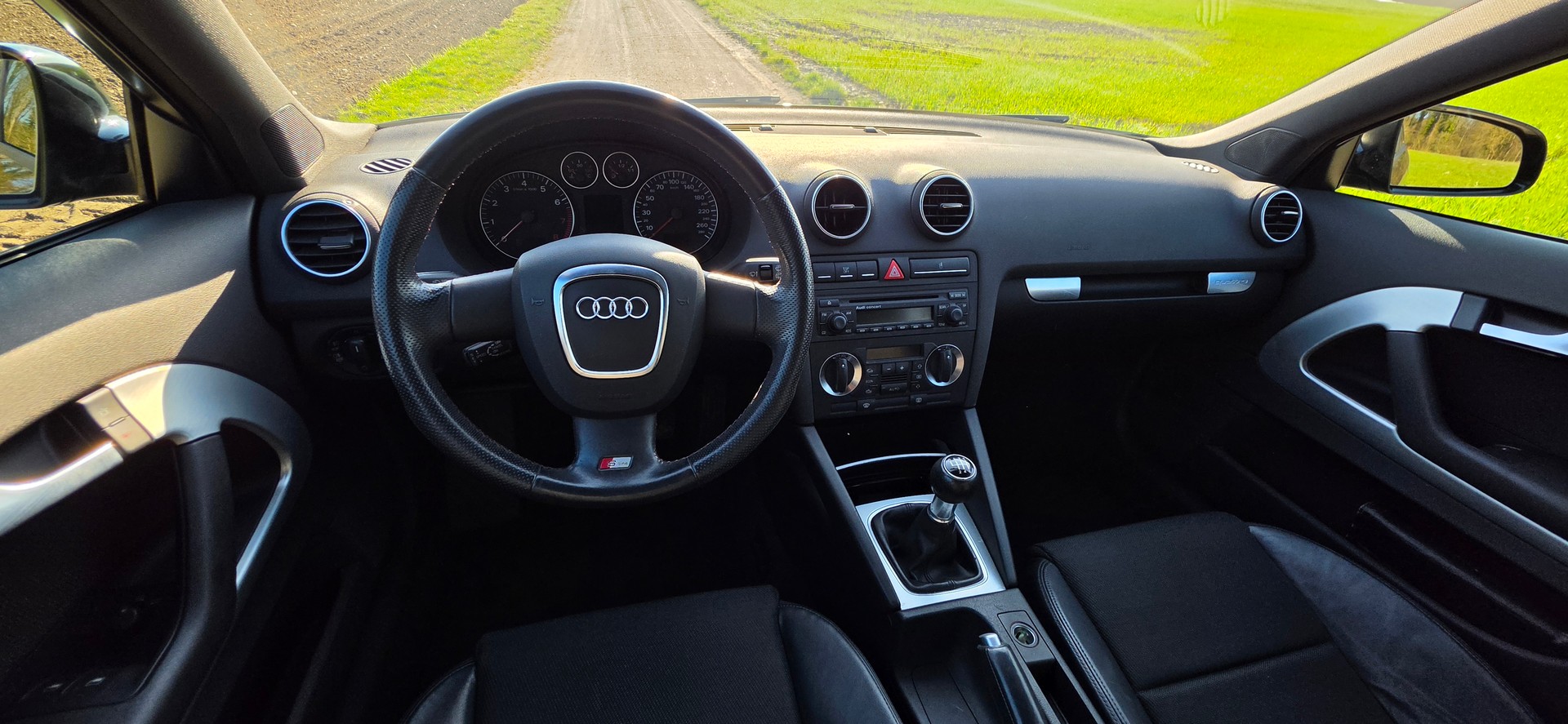 AUDI A3 2.0 Turbo FSI Ambition quattro S-Line-image-10