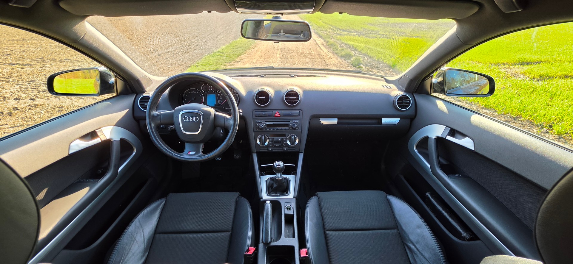 AUDI A3 2.0 Turbo FSI Ambition quattro S-Line-image-11