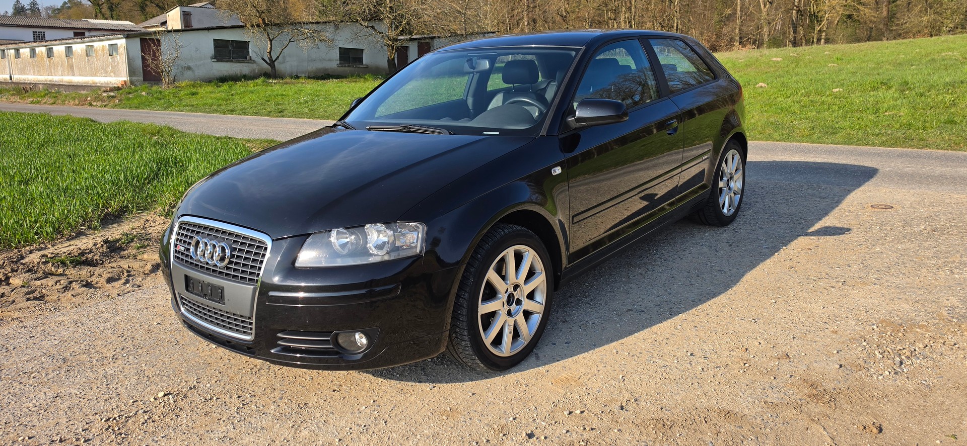 AUDI A3 2.0 Turbo FSI Ambition quattro S-Line-image-2
