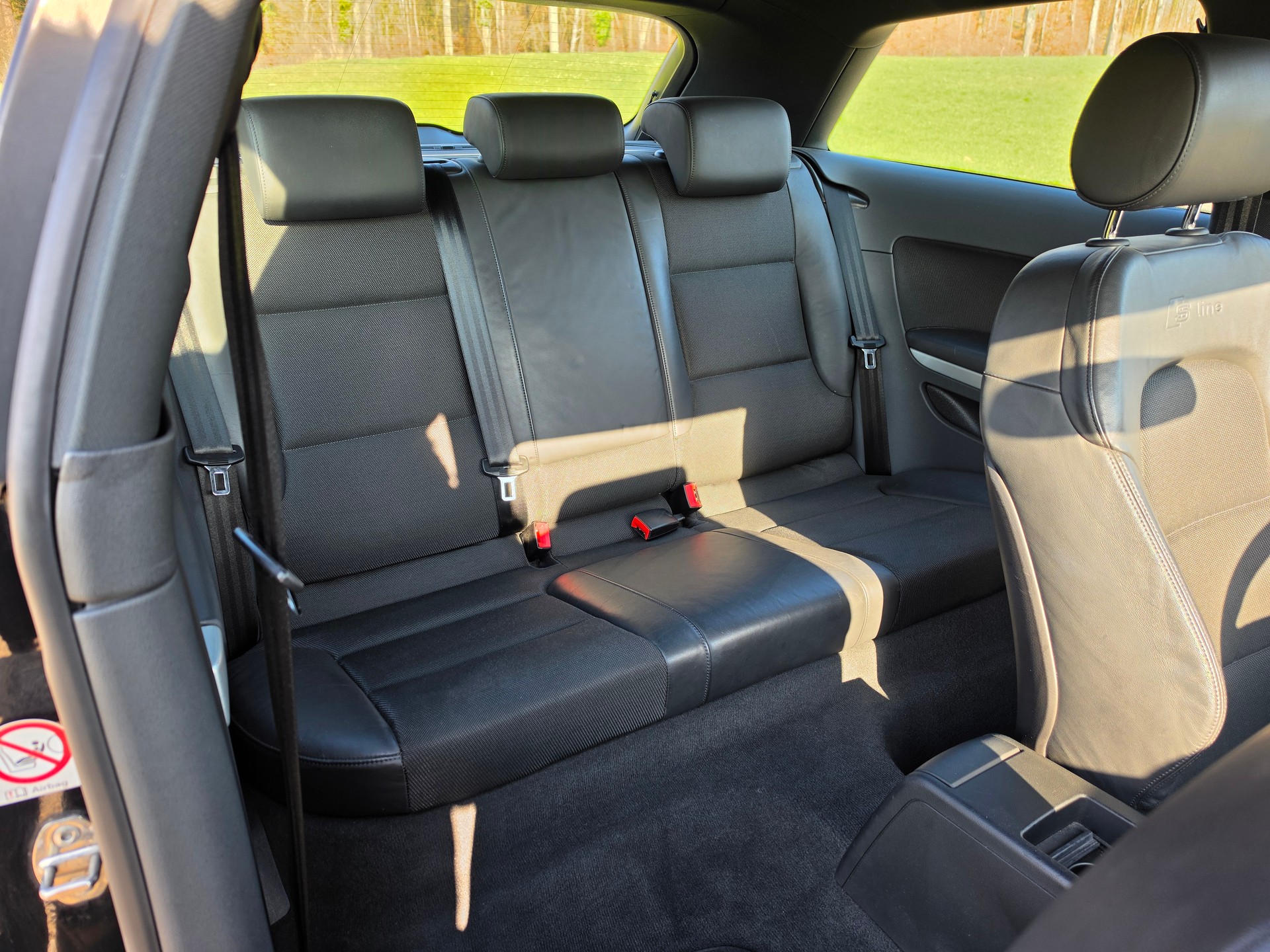 AUDI A3 2.0 Turbo FSI Ambition quattro S-Line-image-14