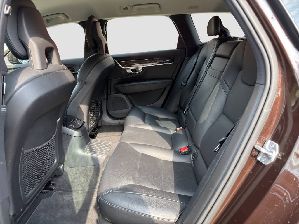 VOLVO V90 2.0 T8 TE Momentum AWD-image-11
