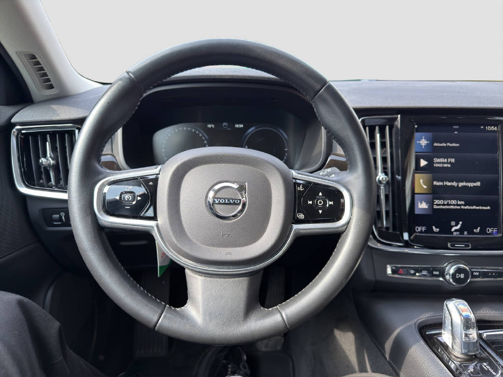 VOLVO V90 2.0 T8 TE Momentum AWD-image-8