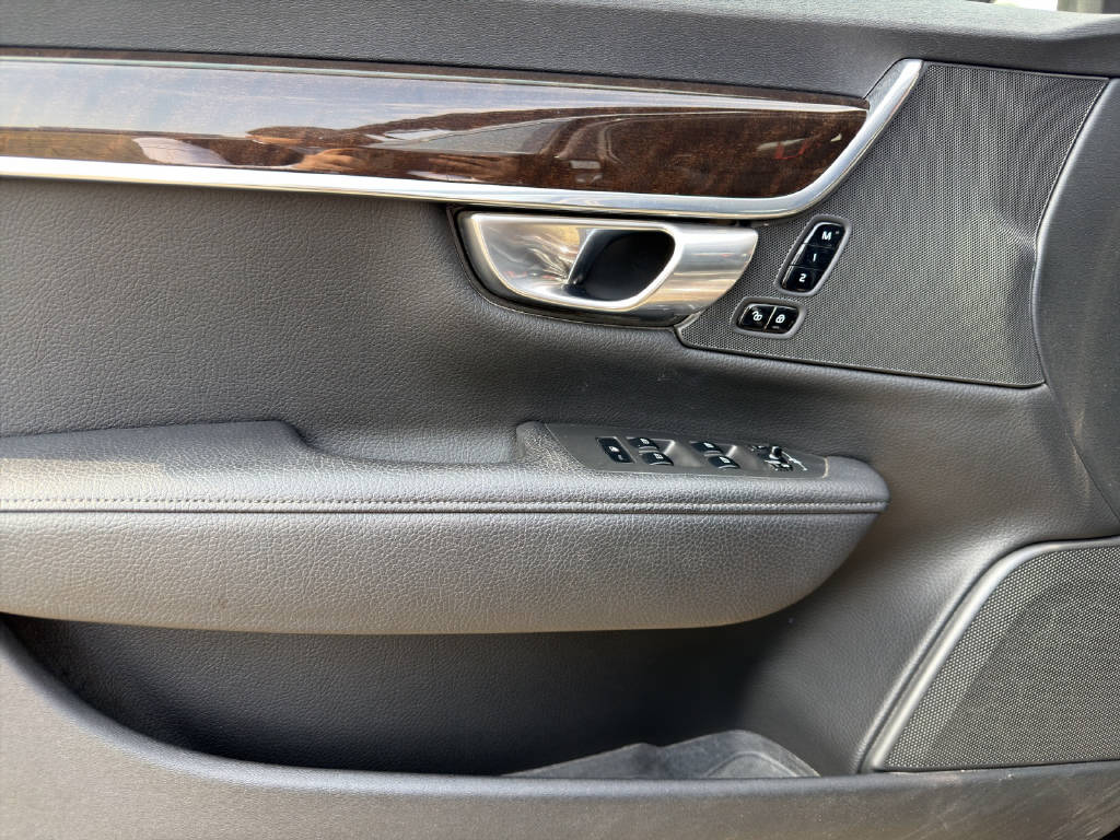 VOLVO V90 2.0 T8 TE Momentum AWD-image-6