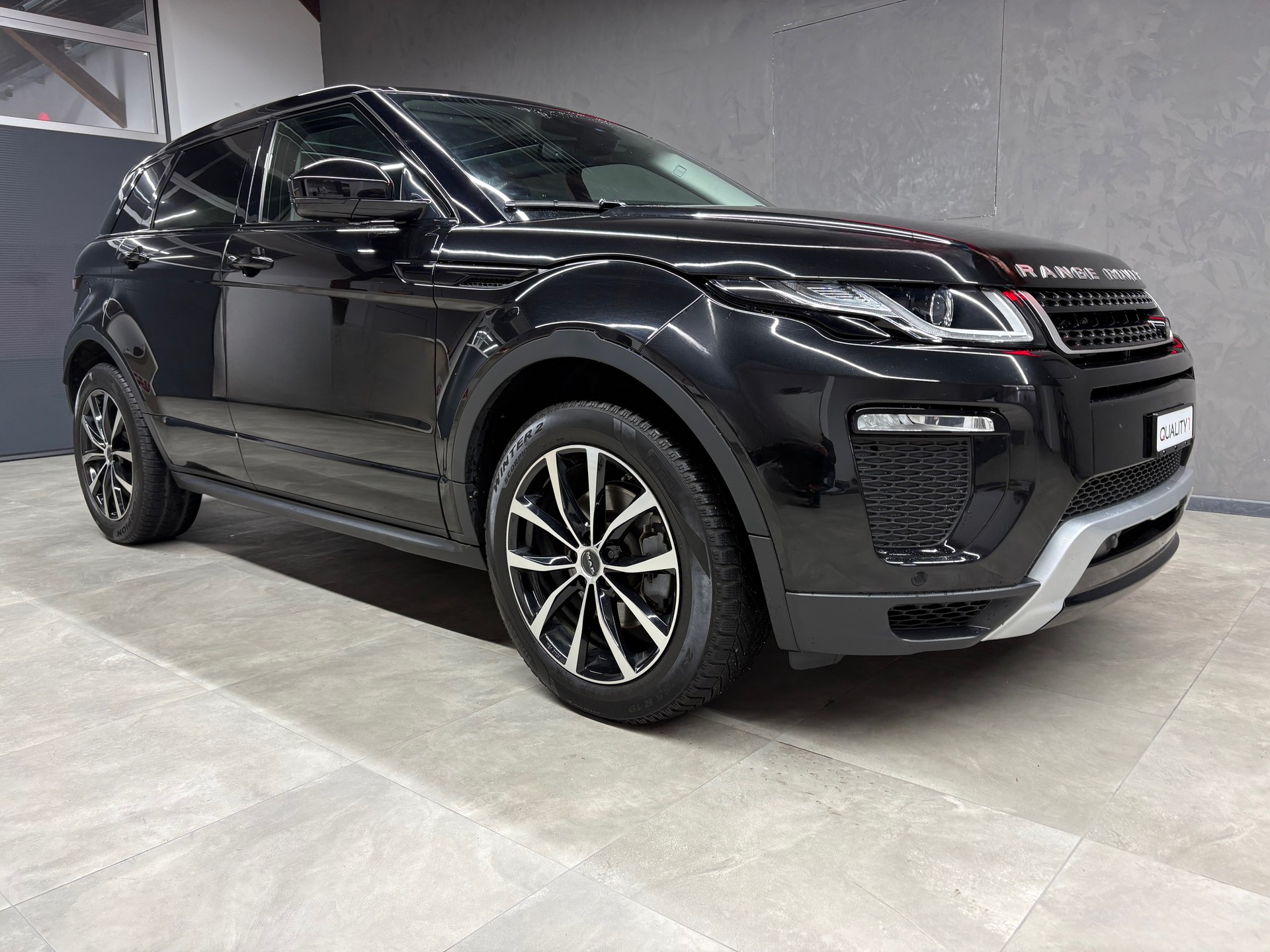 LAND ROVER Range Rover Evoque 2.0 Si4 SE Dynamic AT9-image-3