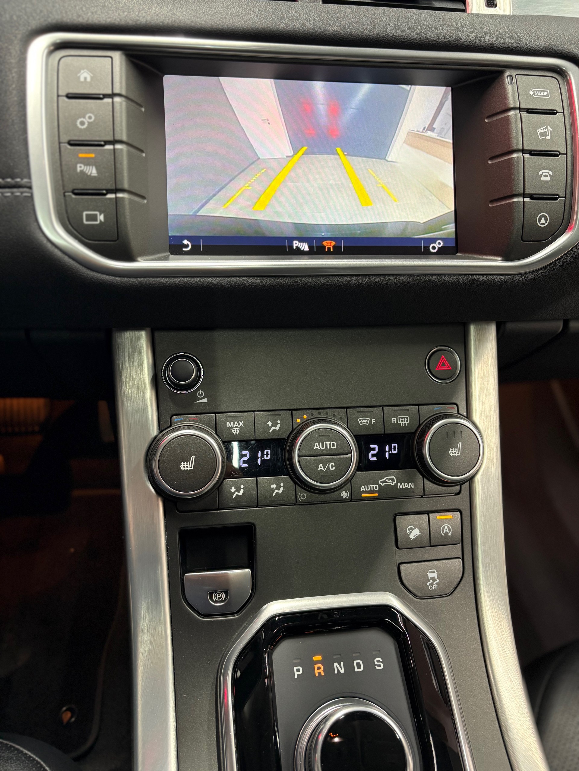 LAND ROVER Range Rover Evoque 2.0 Si4 SE Dynamic AT9-image-13