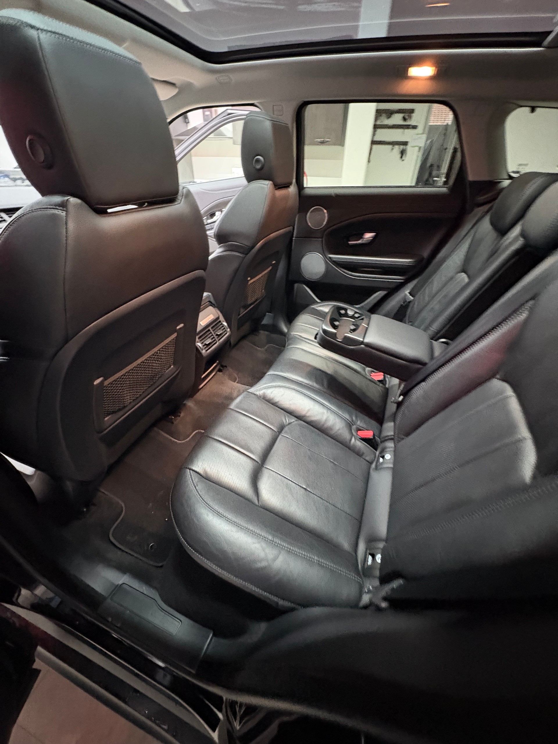 LAND ROVER Range Rover Evoque 2.0 Si4 SE Dynamic AT9-image-8