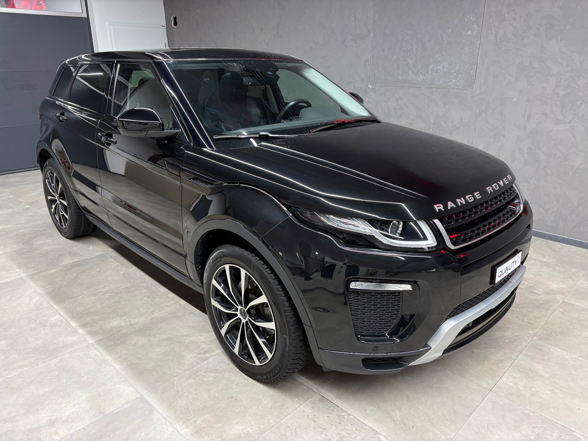 LAND ROVER Range Rover Evoque 2.0 Si4 SE Dynamic AT9-image-1