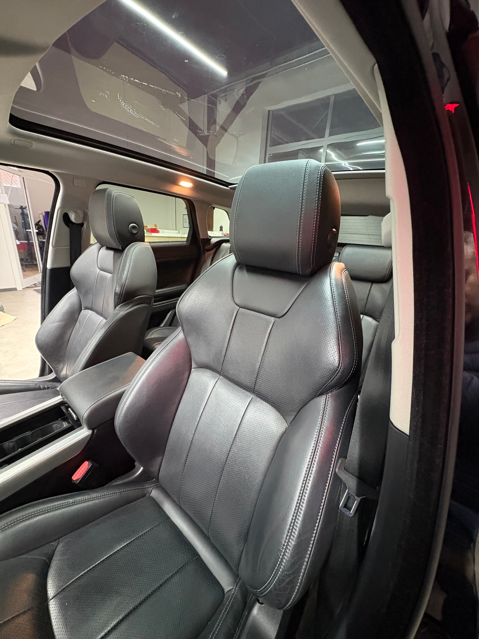 LAND ROVER Range Rover Evoque 2.0 Si4 SE Dynamic AT9-image-12
