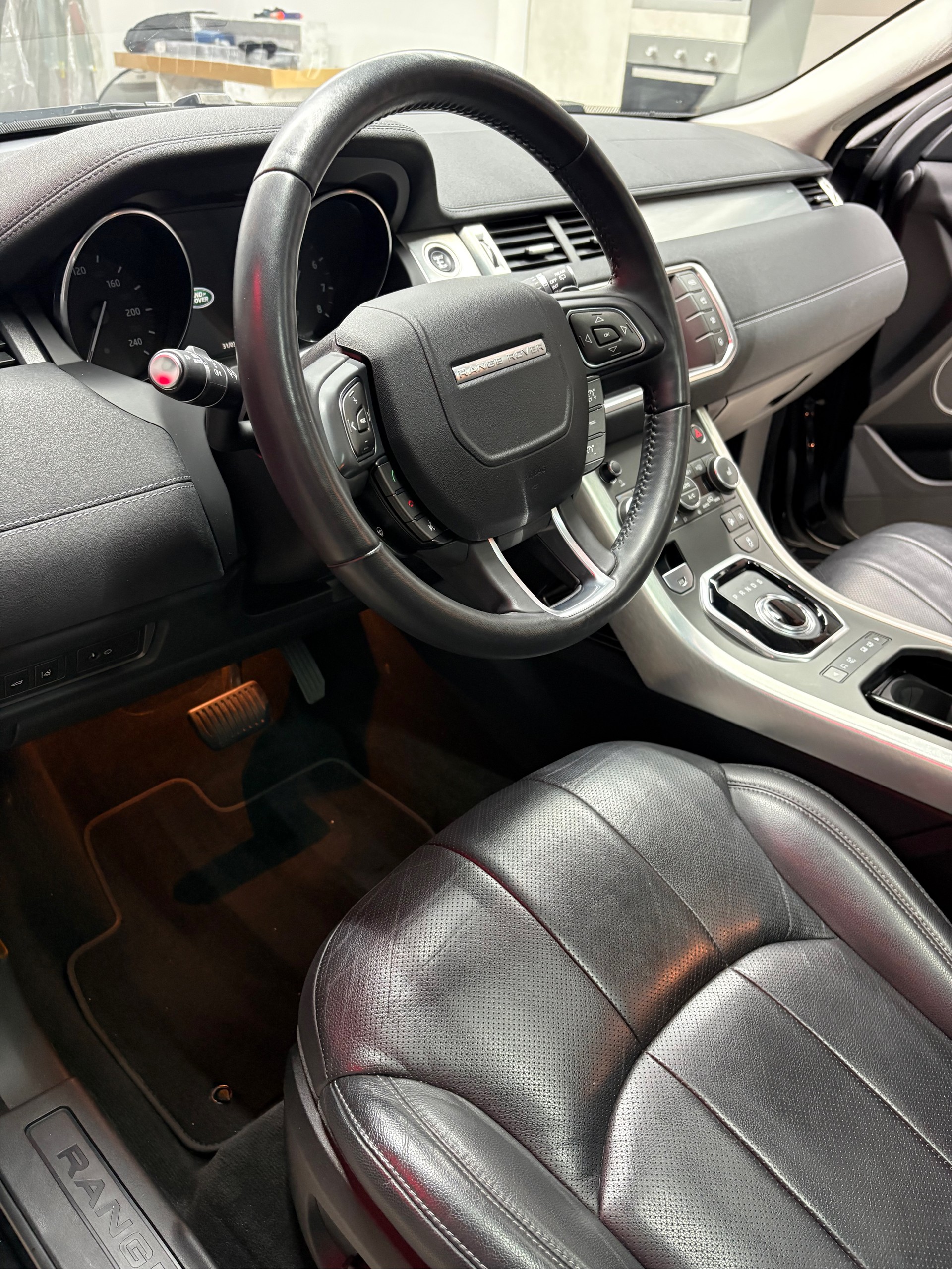 LAND ROVER Range Rover Evoque 2.0 Si4 SE Dynamic AT9-image-7