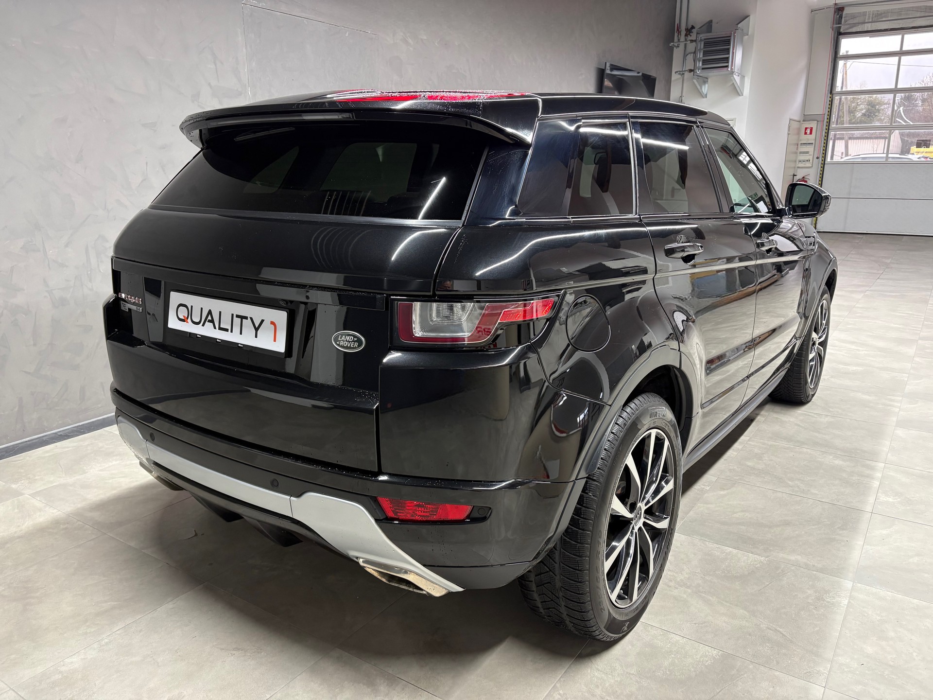 LAND ROVER Range Rover Evoque 2.0 Si4 SE Dynamic AT9-image-6