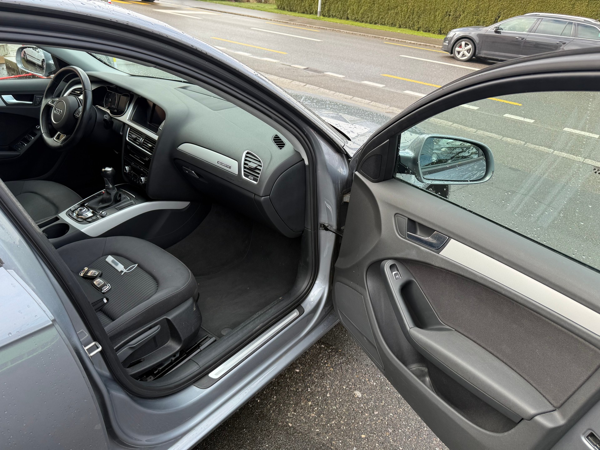 AUDI A4 Avant 2.0 TDI Attraction quattro-image-7