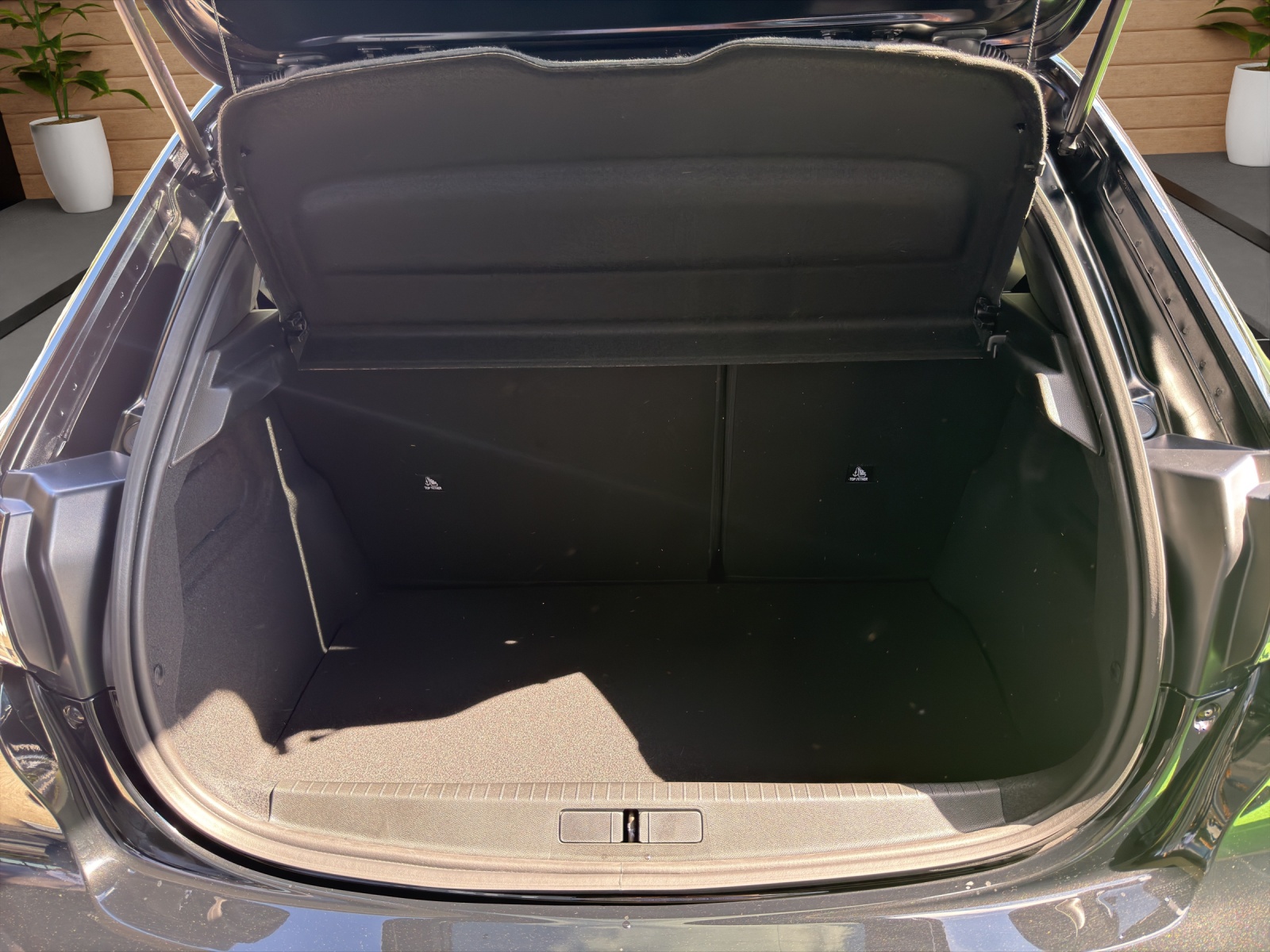 PEUGEOT 208 NEW 1.2 MHEV 110 Allure-image-8