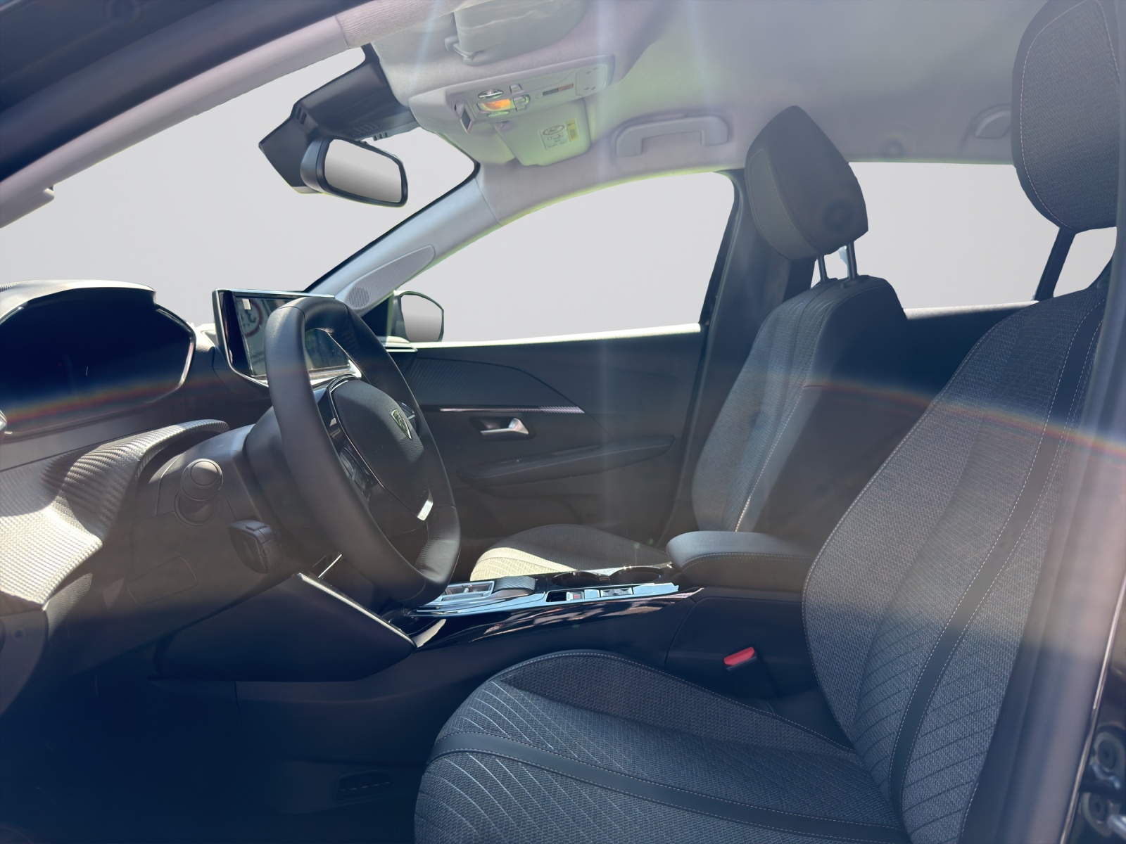 PEUGEOT 208 NEW 1.2 MHEV 110 Allure-image-4