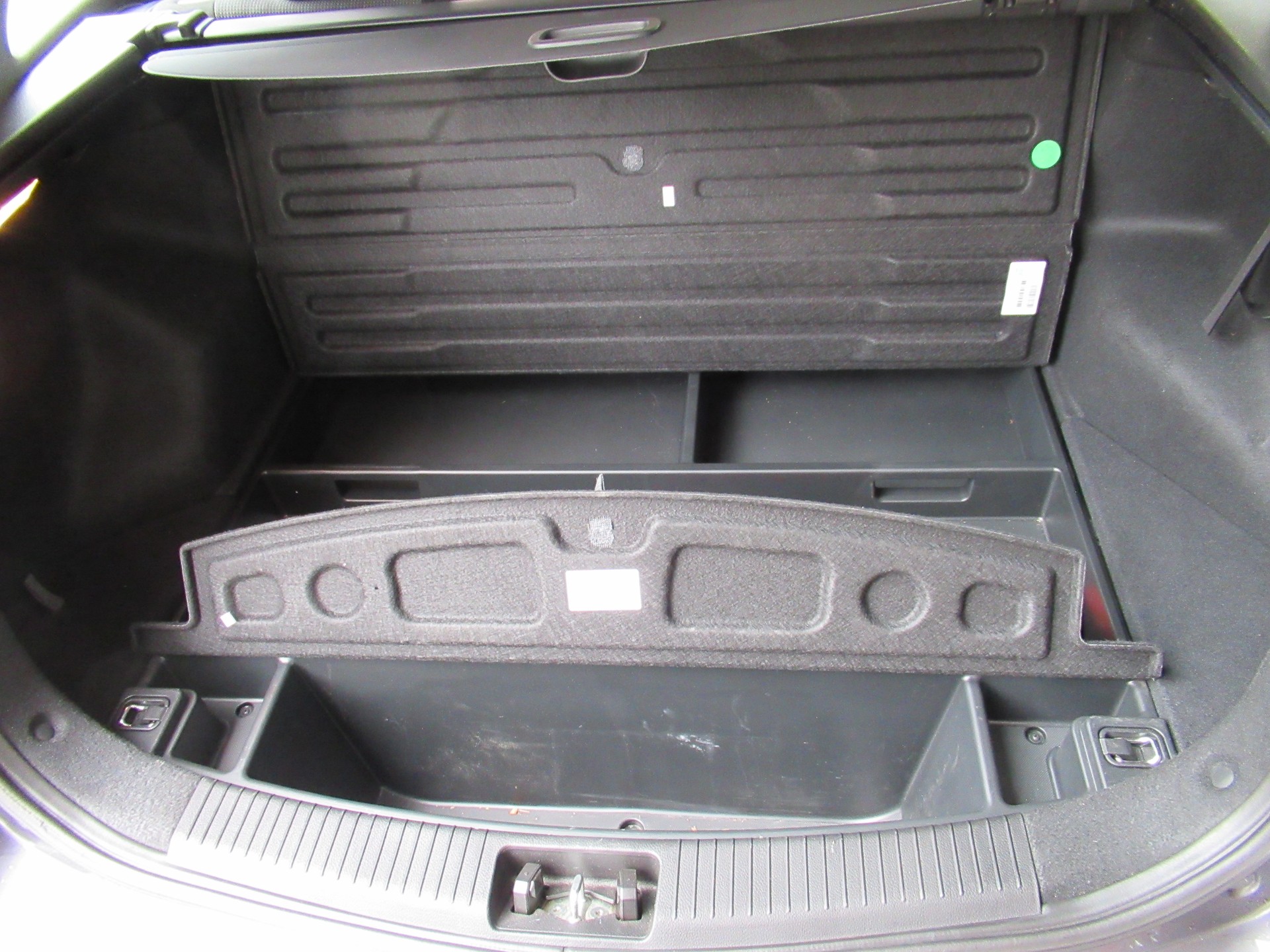HYUNDAI i30 1.6 GDI Amplia Automatic DCT-image-14