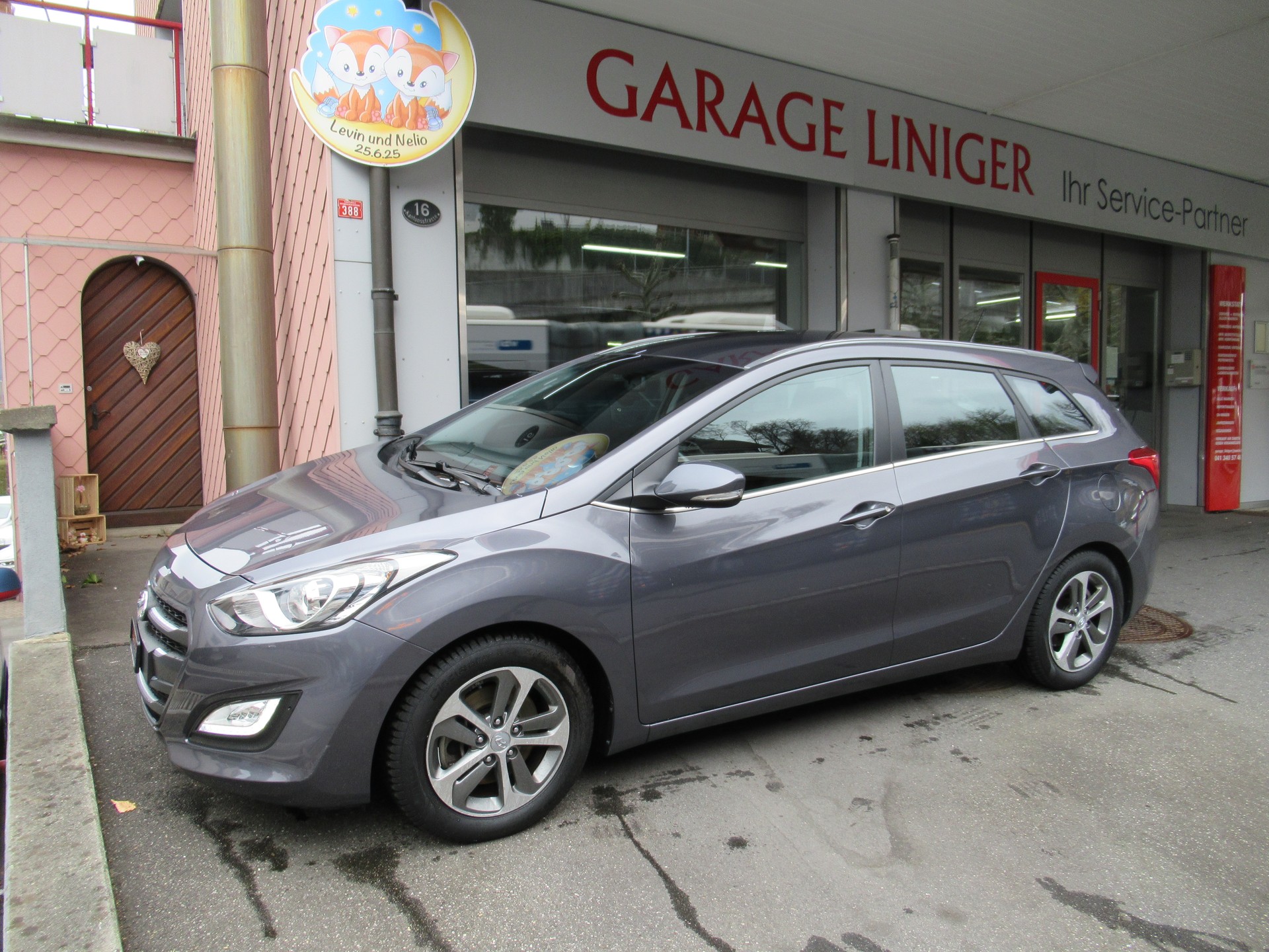 HYUNDAI i30 1.6 GDI Amplia Automatic DCT-image-1