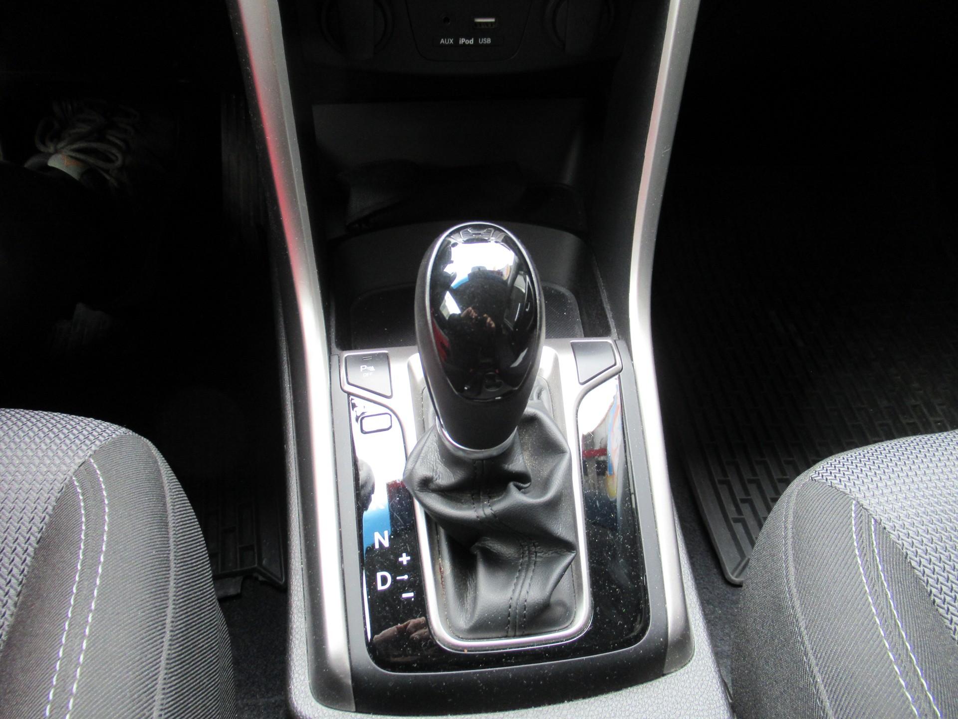 HYUNDAI i30 1.6 GDI Amplia Automatic DCT-image-10