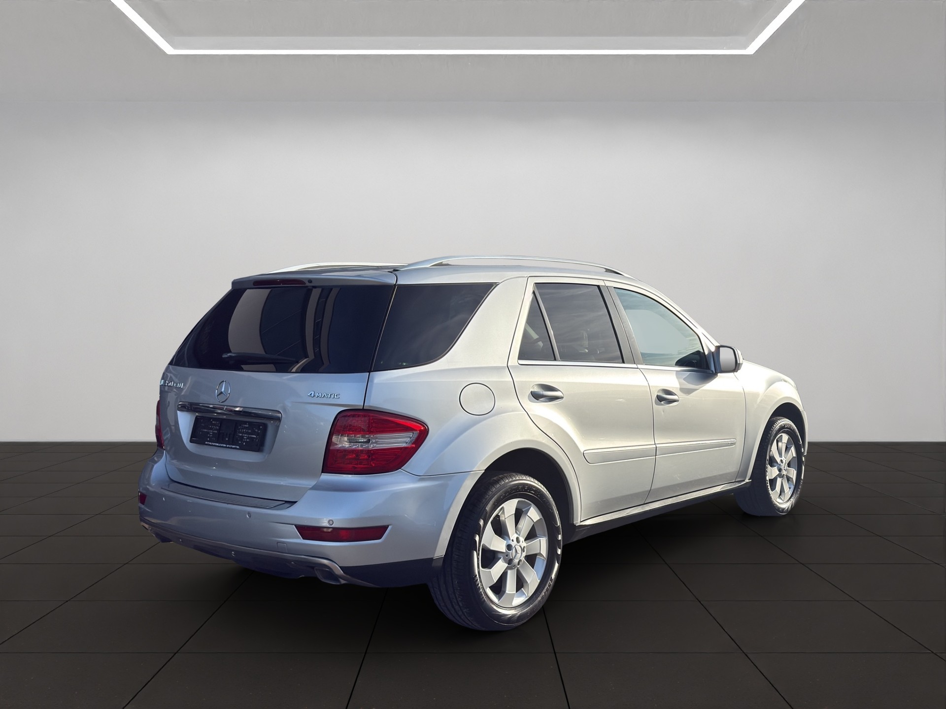 MERCEDES-BENZ ML 350 CDI 4Matic 7G-Tronic-showroom-element-1