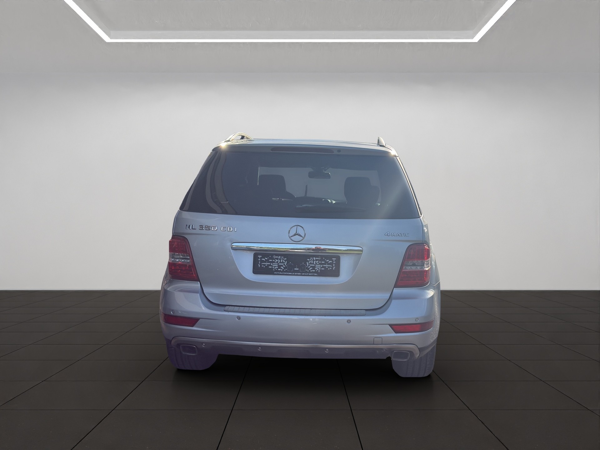 MERCEDES-BENZ ML 350 CDI 4Matic 7G-Tronic-showroom-element-2