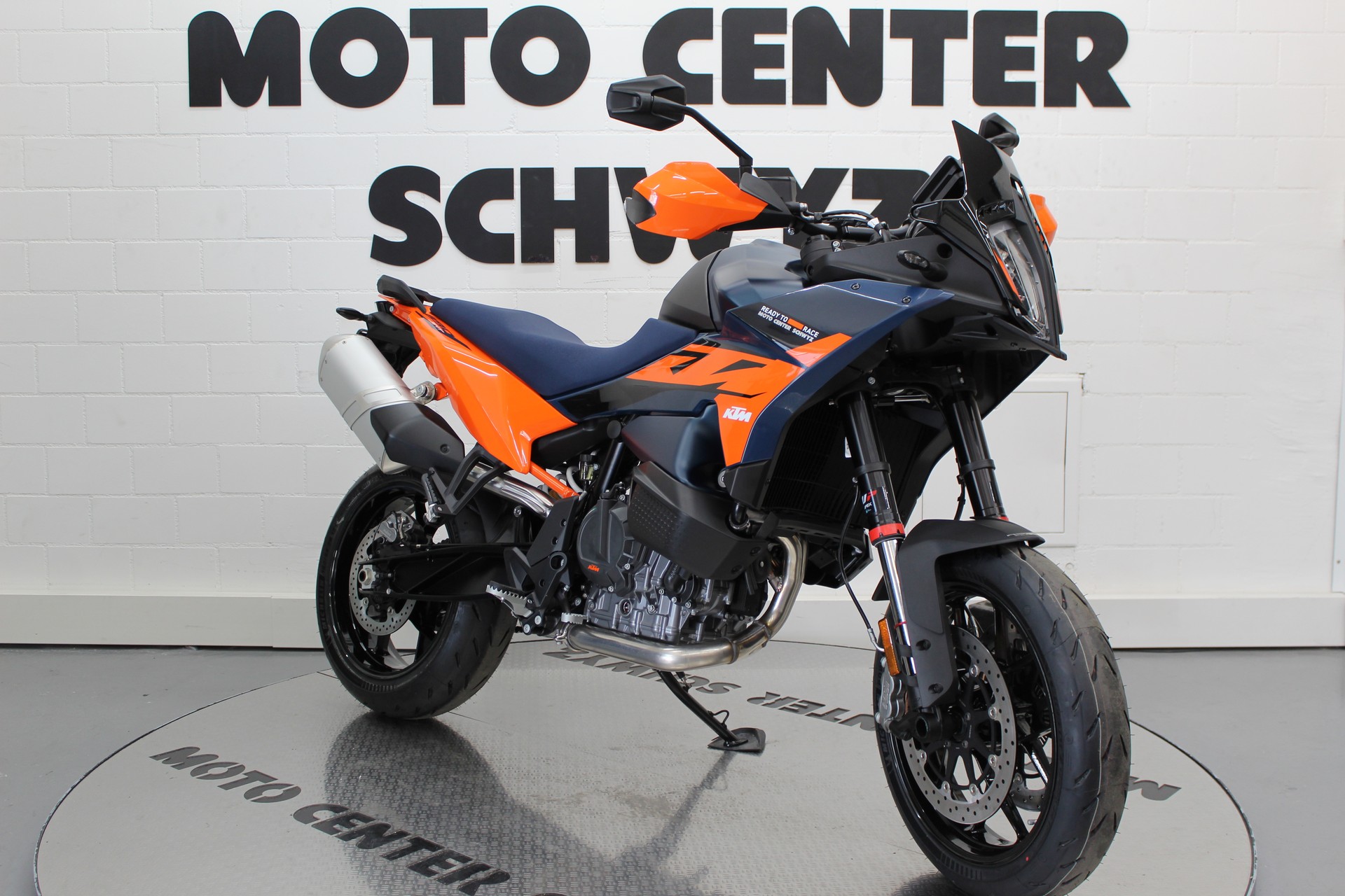 KTM 890 SMT-showroom-element-2