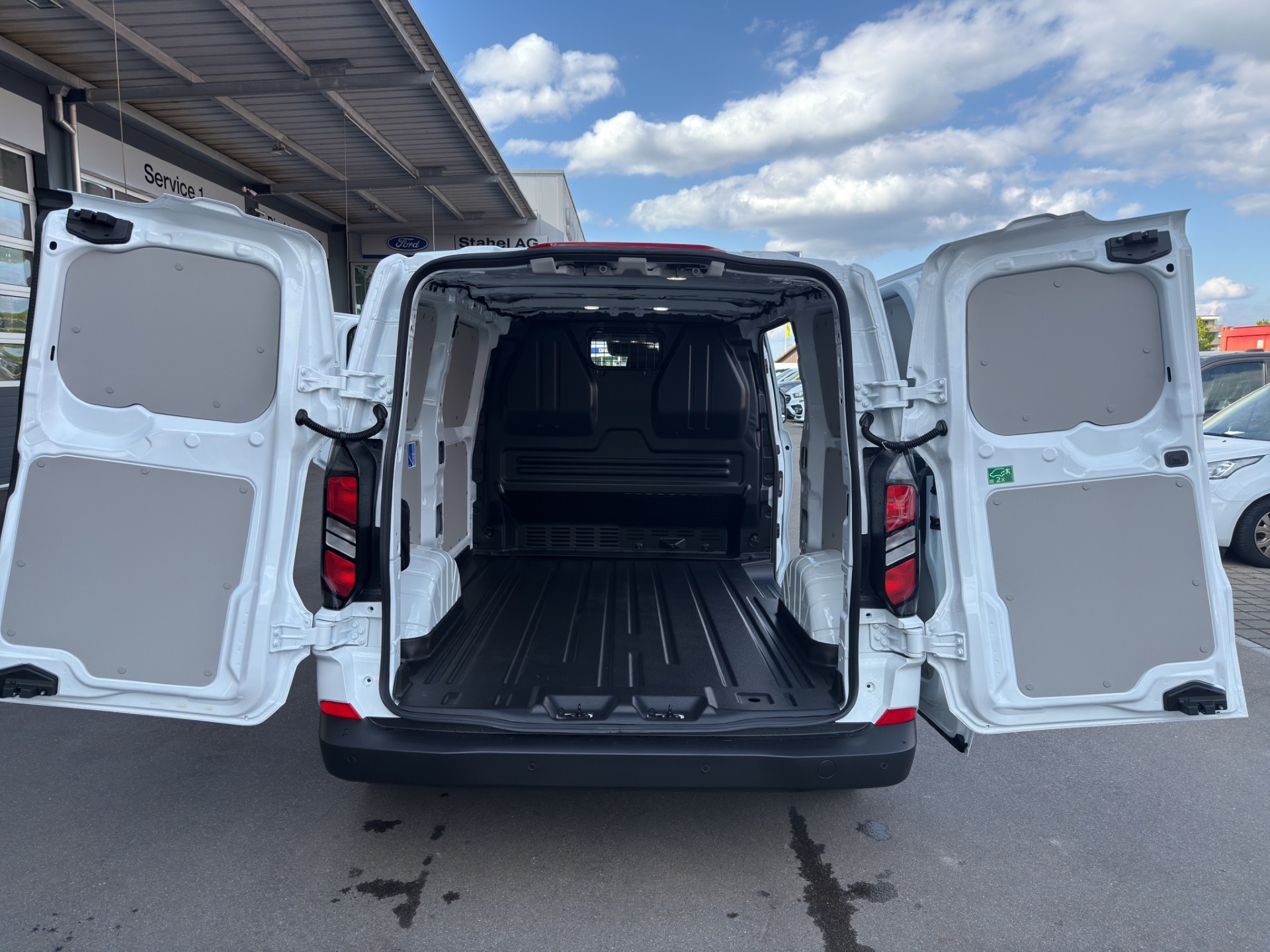 FORD Transit C Van 320 L1 2.0 EcoBlue 136 Trend-image-12