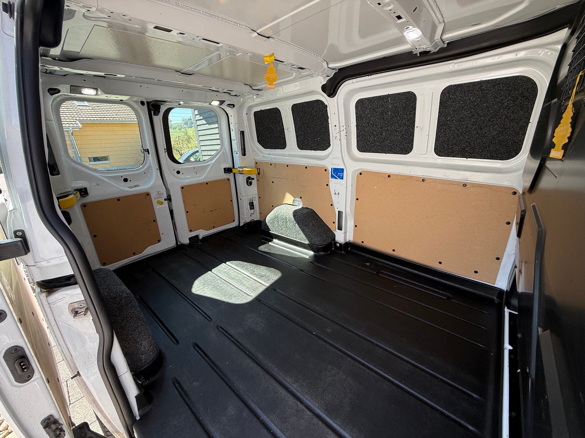 FORD Transit Custom Van 1.0 Eco Boost 340 L1H1 Trend PHEV-image-5