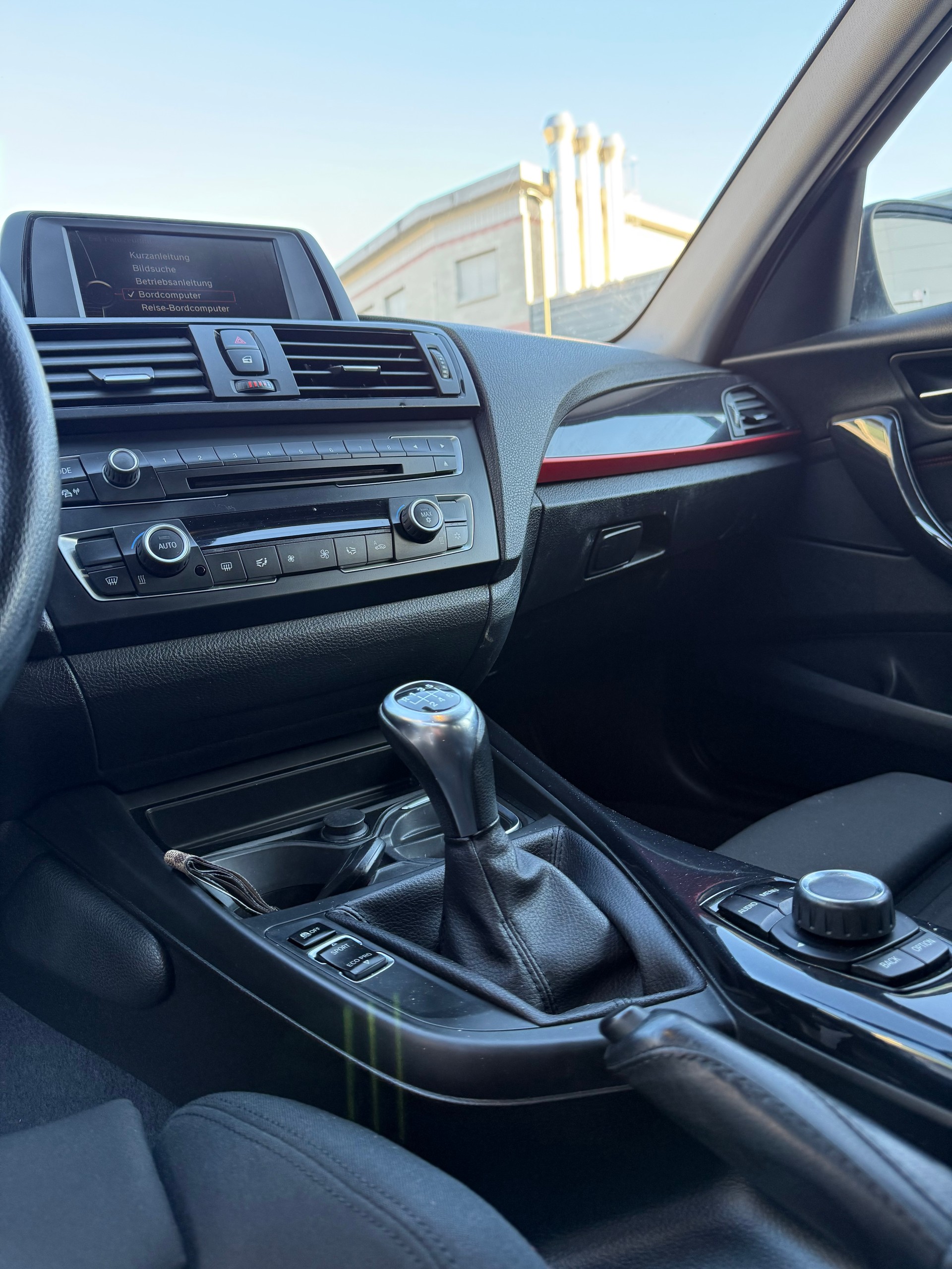 BMW 116i Sport Line-image-6