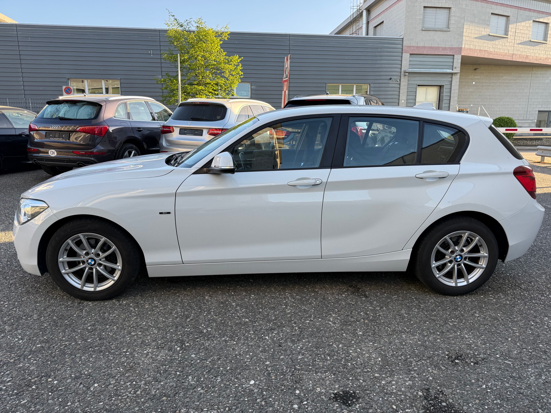 BMW 116i Sport Line-image-2