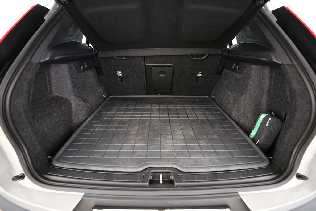 VOLVO XC40 P8 Twin Ultimate AWD-image-9