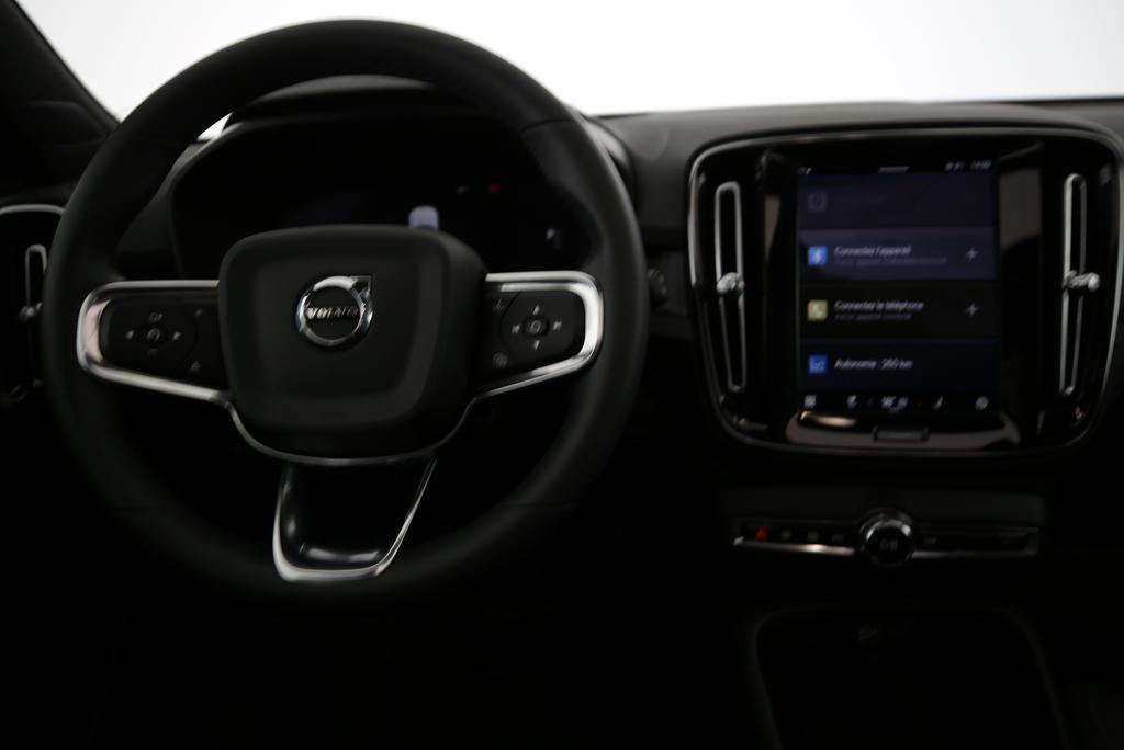 VOLVO XC40 P8 Twin Ultimate AWD-image-3