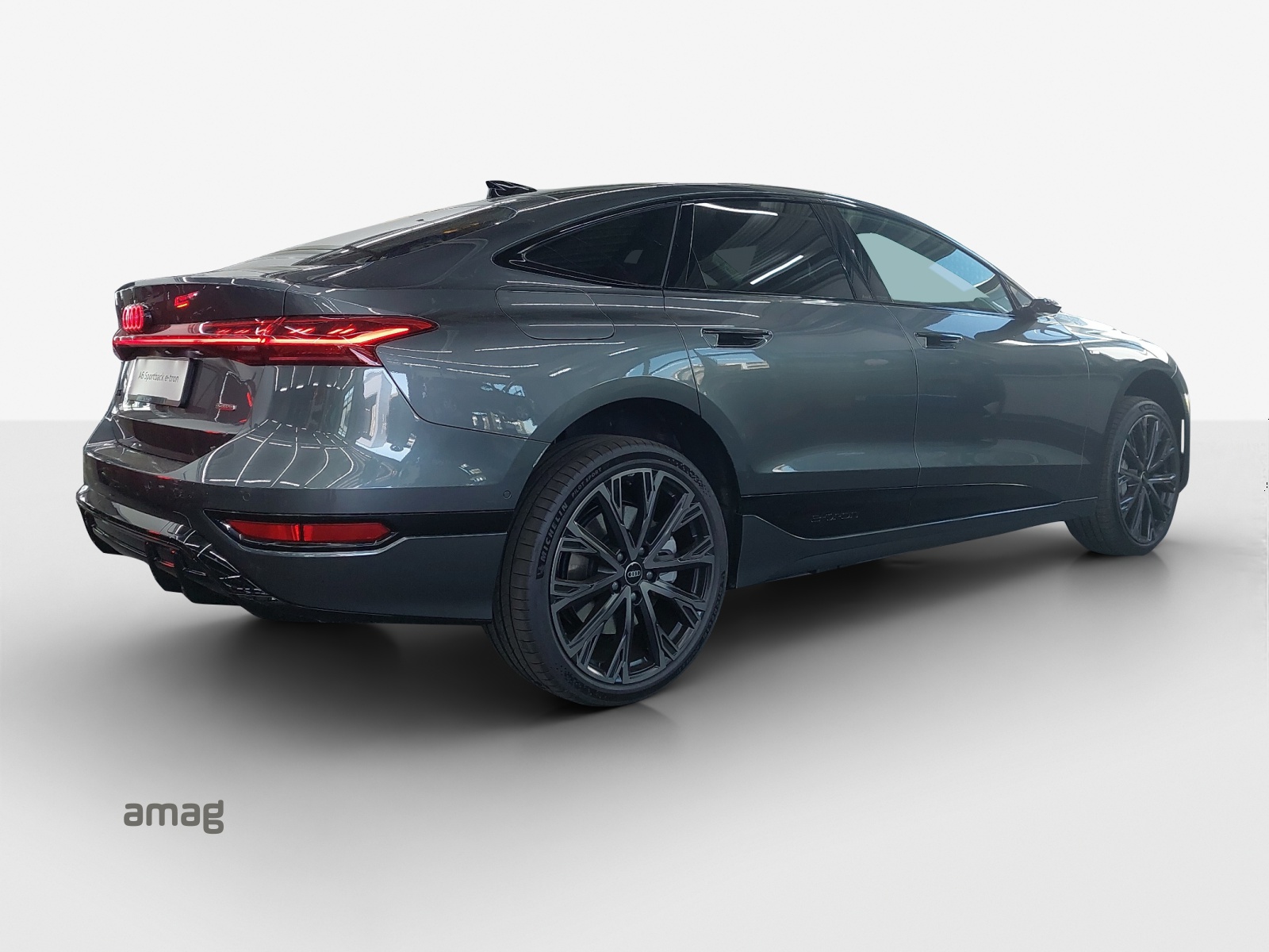 AUDI A6 Sportback e-tron quattro-image-4