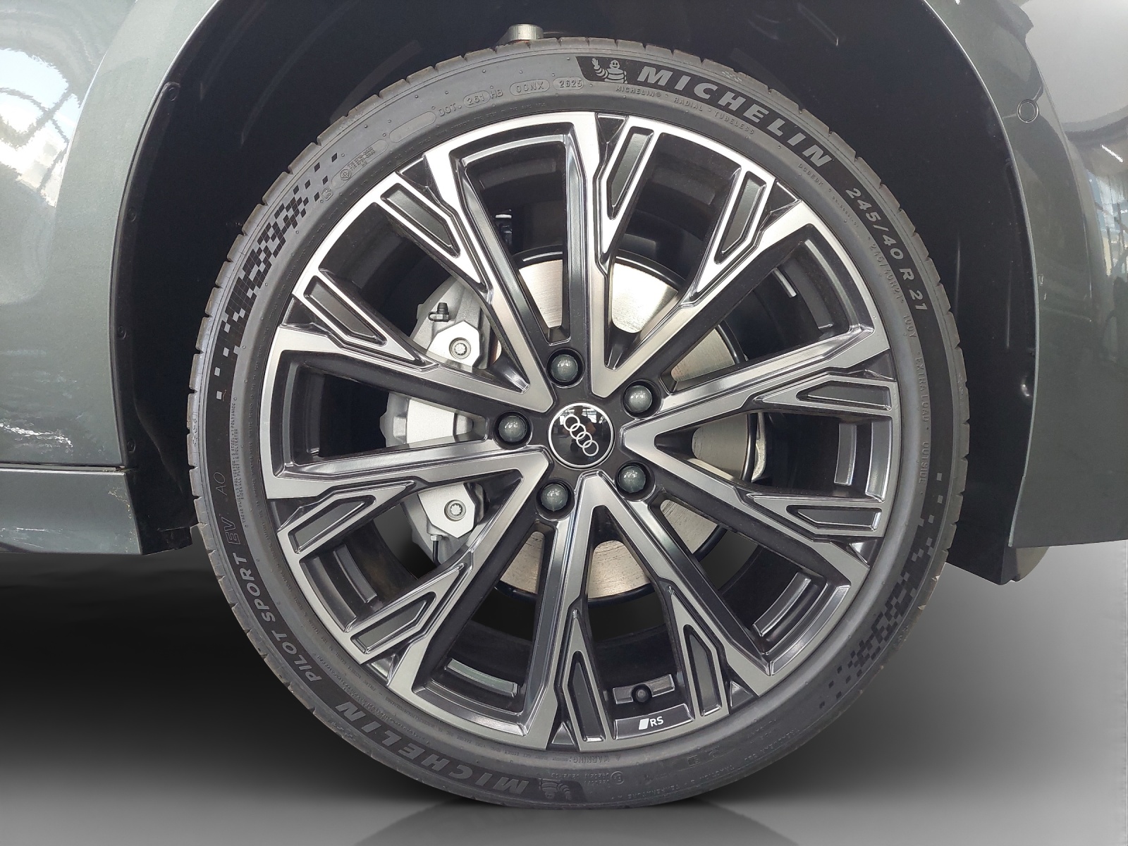 AUDI A6 Sportback e-tron quattro-image-15