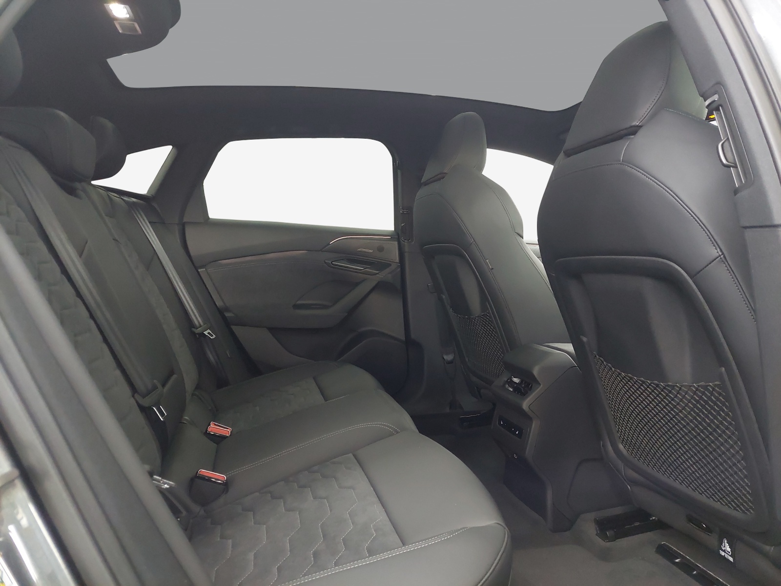 AUDI A6 Sportback e-tron quattro-image-13