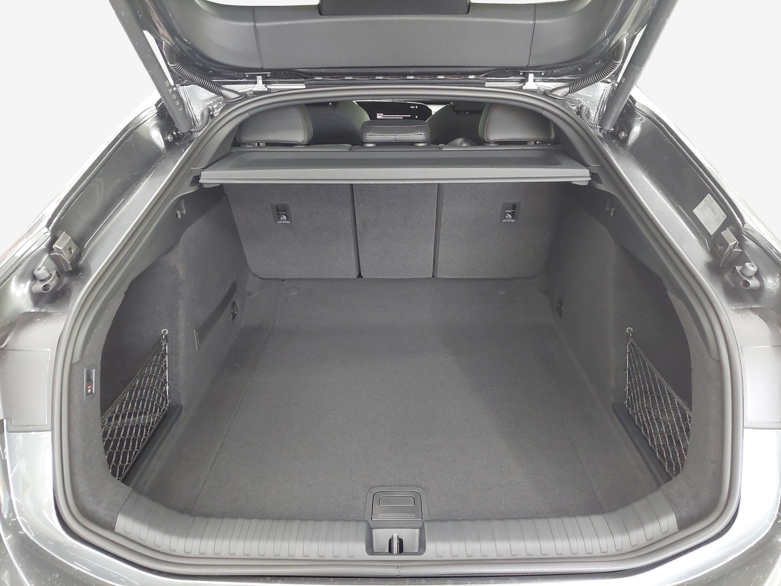 AUDI A6 Sportback e-tron quattro-image-12