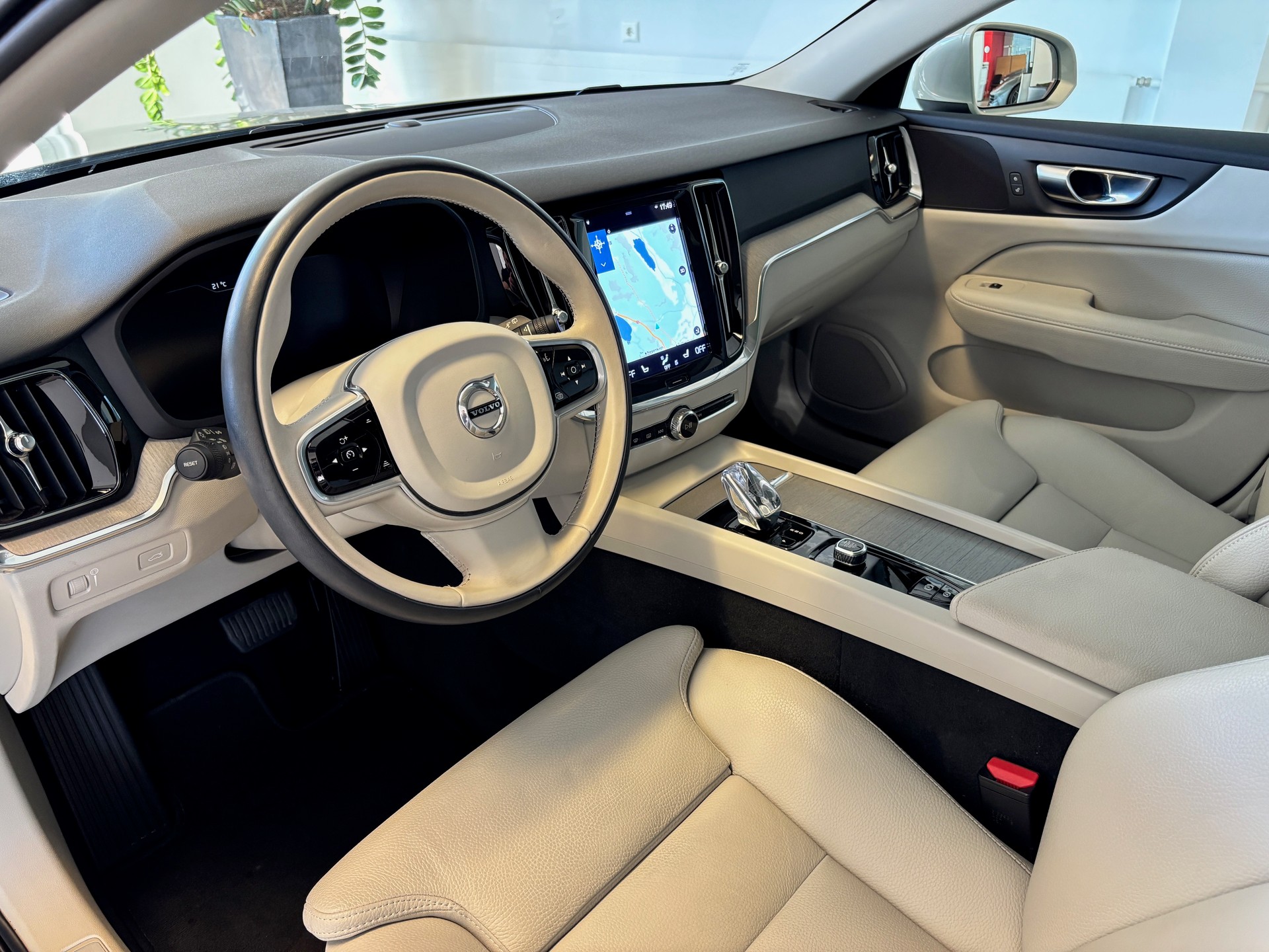 VOLVO V60 B5 AWD Benzin Mild Hybrid Plus Bright Geartronic-image-4