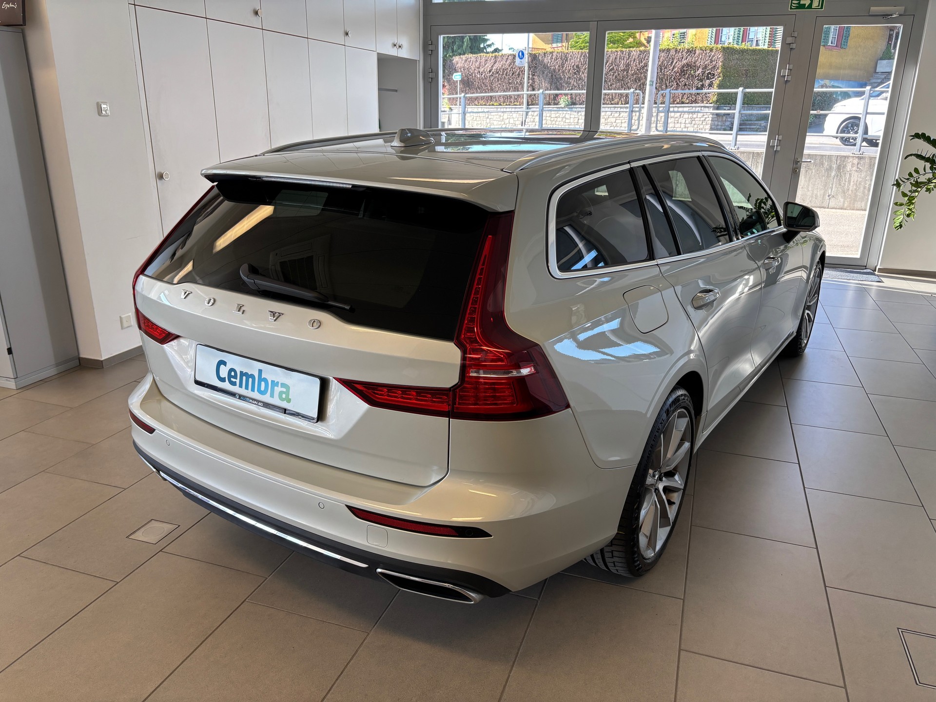 VOLVO V60 B5 AWD Benzin Mild Hybrid Plus Bright Geartronic-image-2